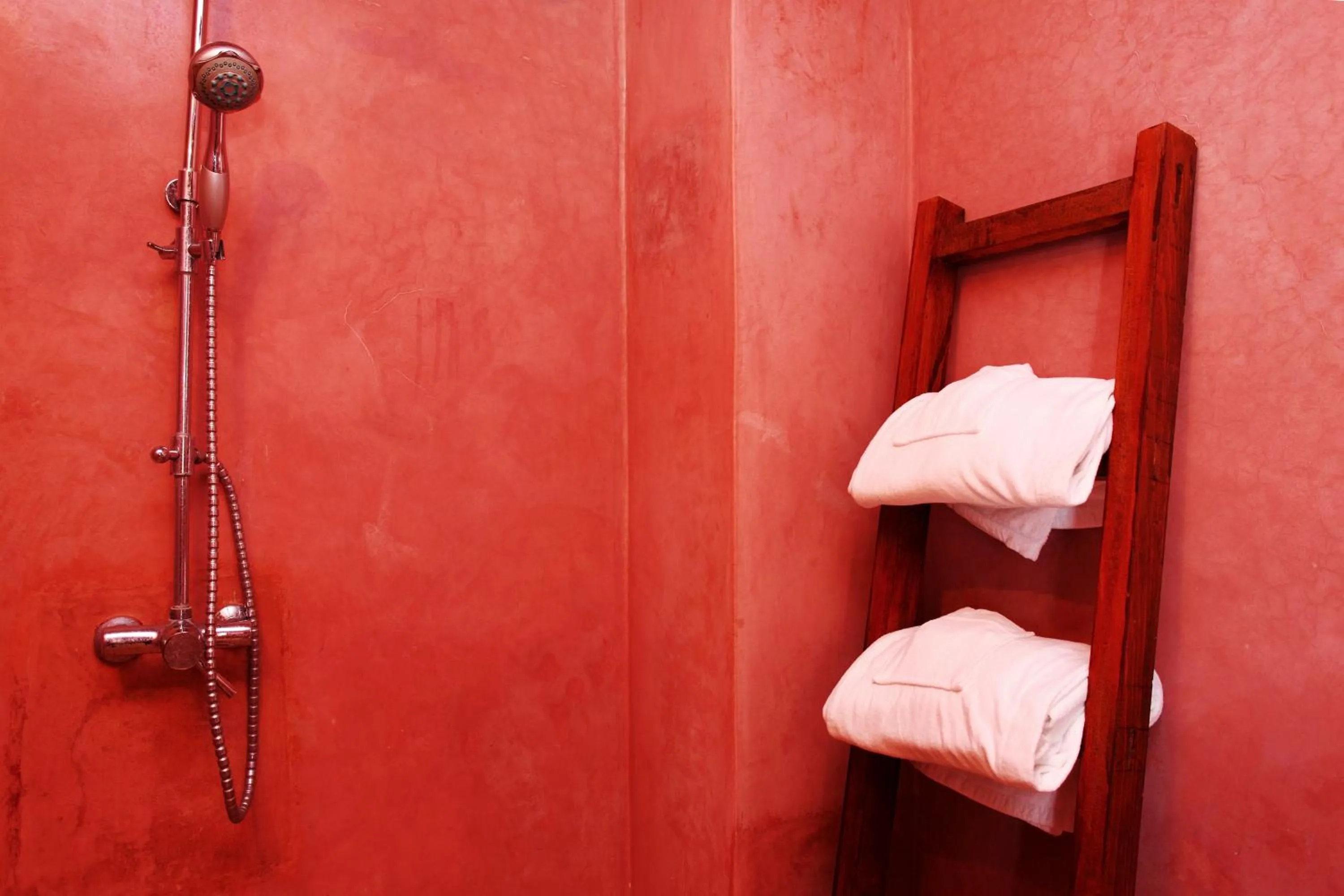 Bathroom, Bed in Riad Jamaï