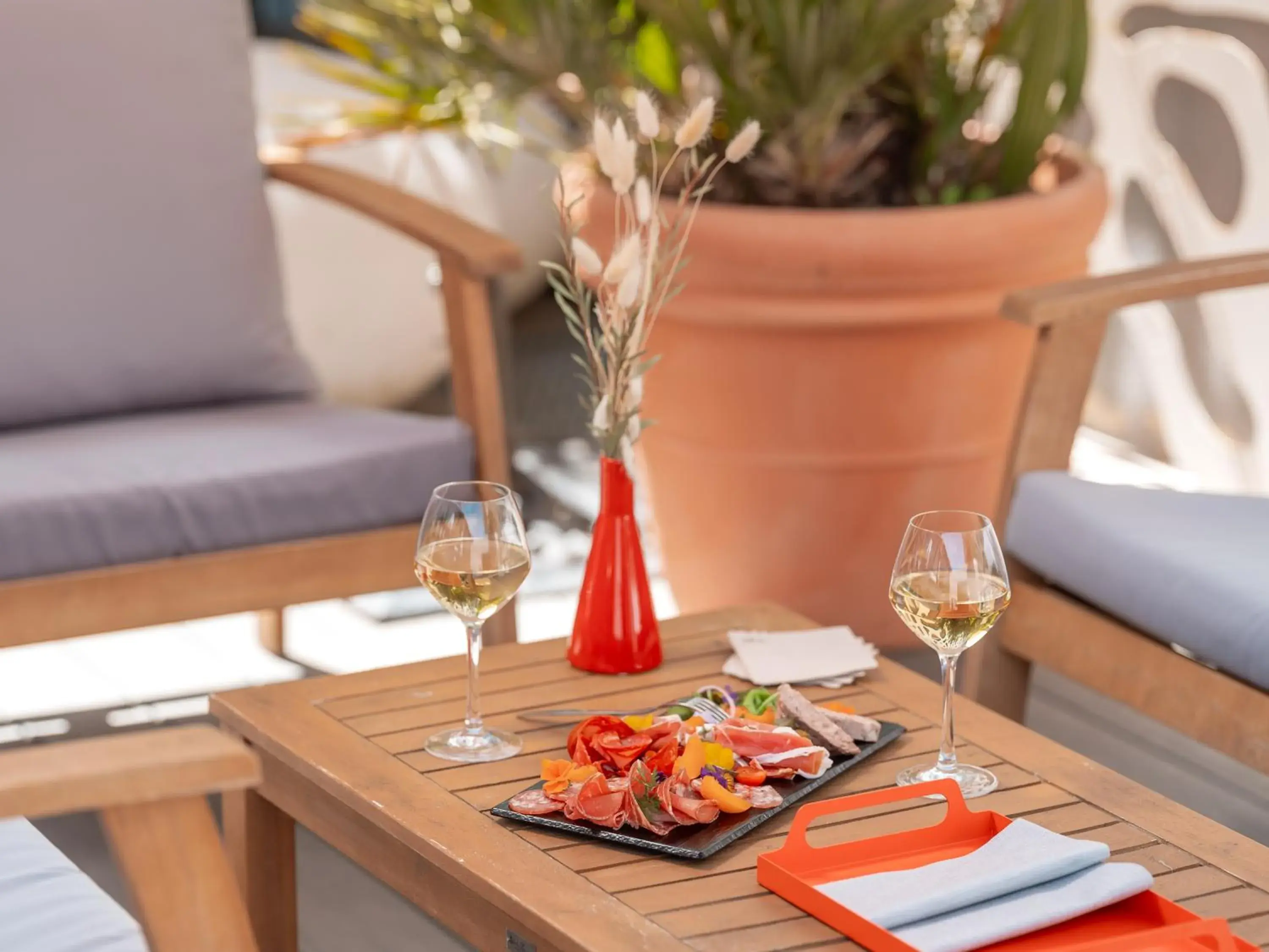 Restaurant/places to eat in Holiday Inn Toulouse Airport by IHG Restaurant/places to eat in Holiday Inn Toulouse Airport by IHG