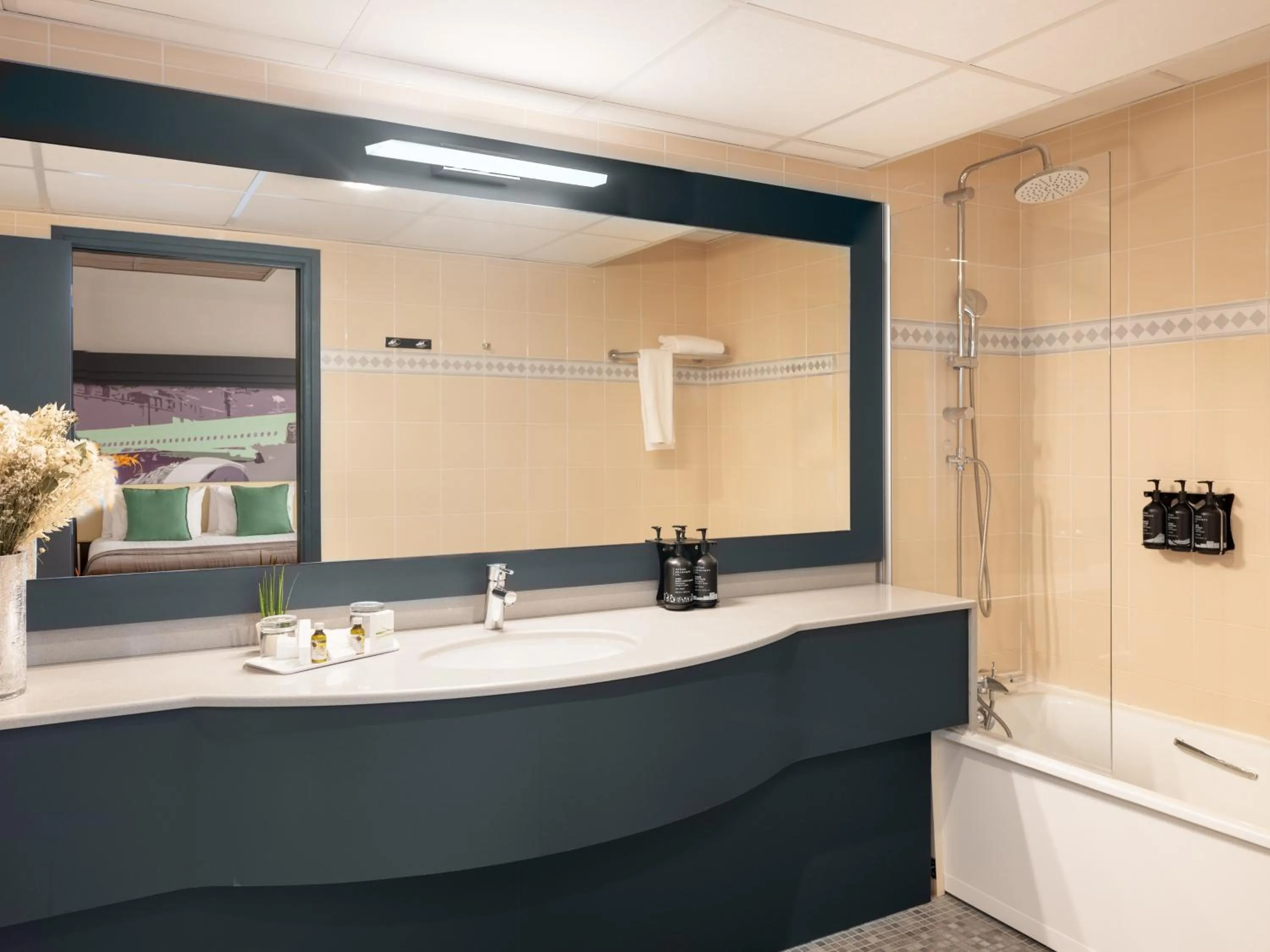 Bathroom in Holiday Inn Toulouse Airport by IHG