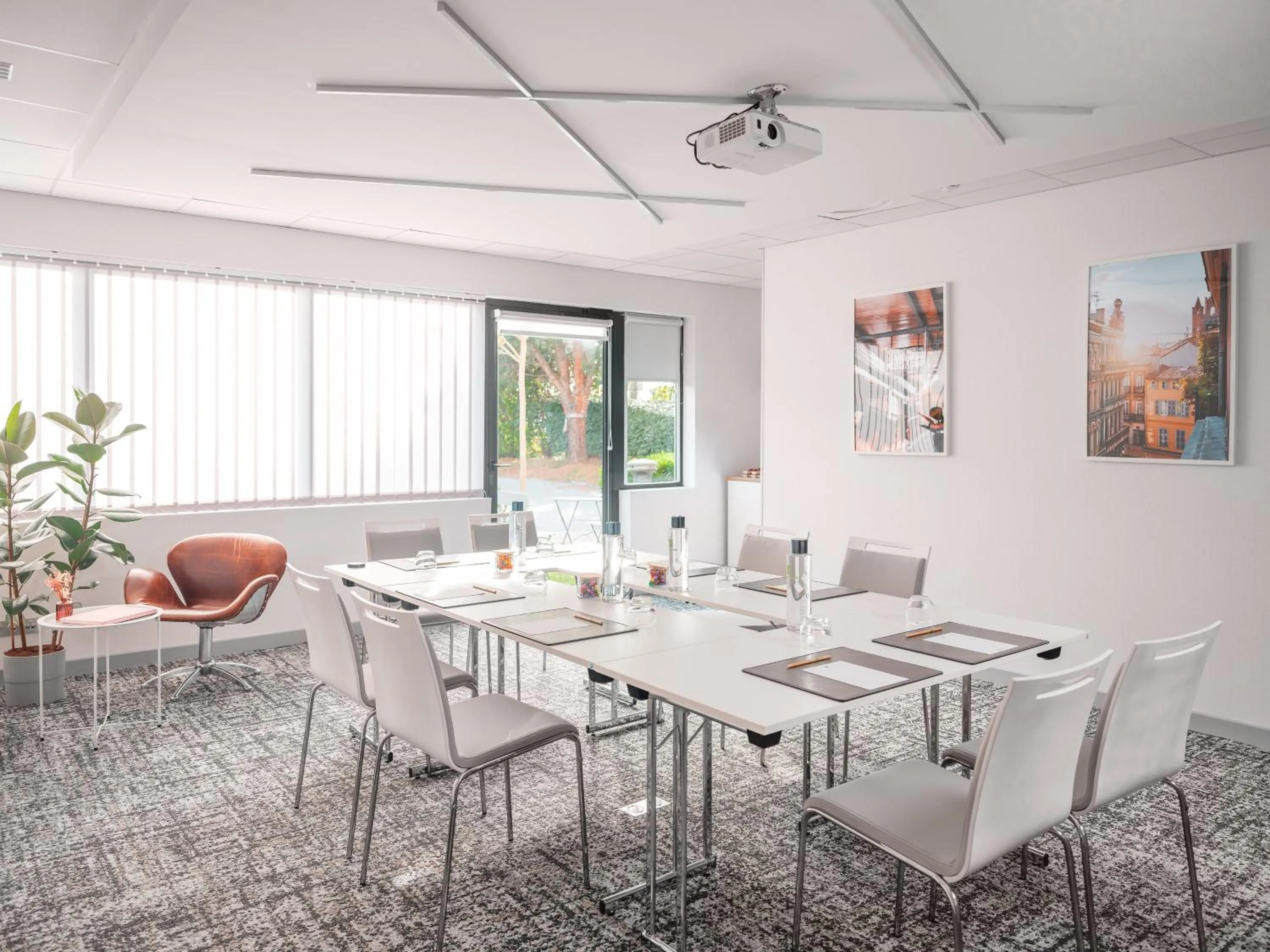 Meeting/conference room in Holiday Inn Toulouse Airport by IHG
