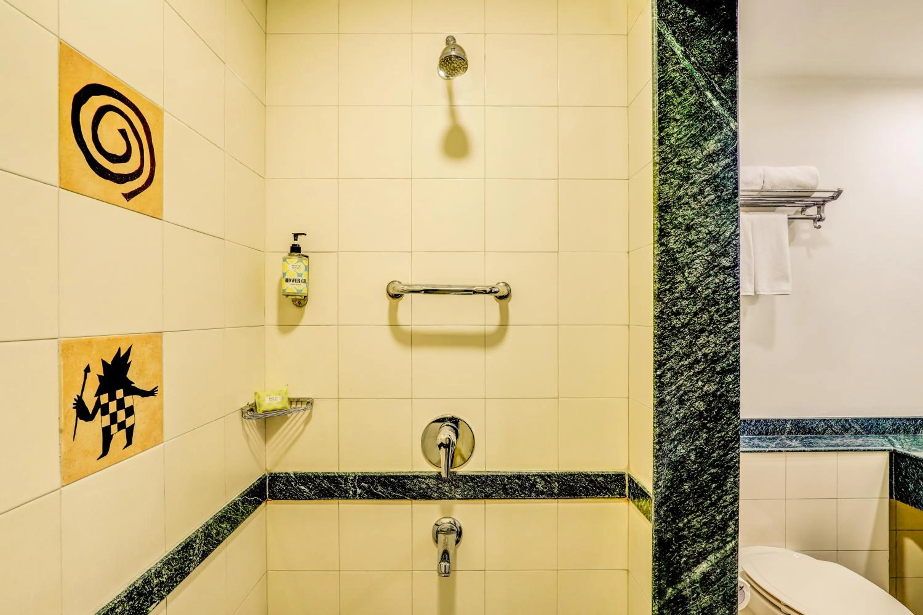 Lemon Tree Hotel, East Delhi Mall, Kaushambi