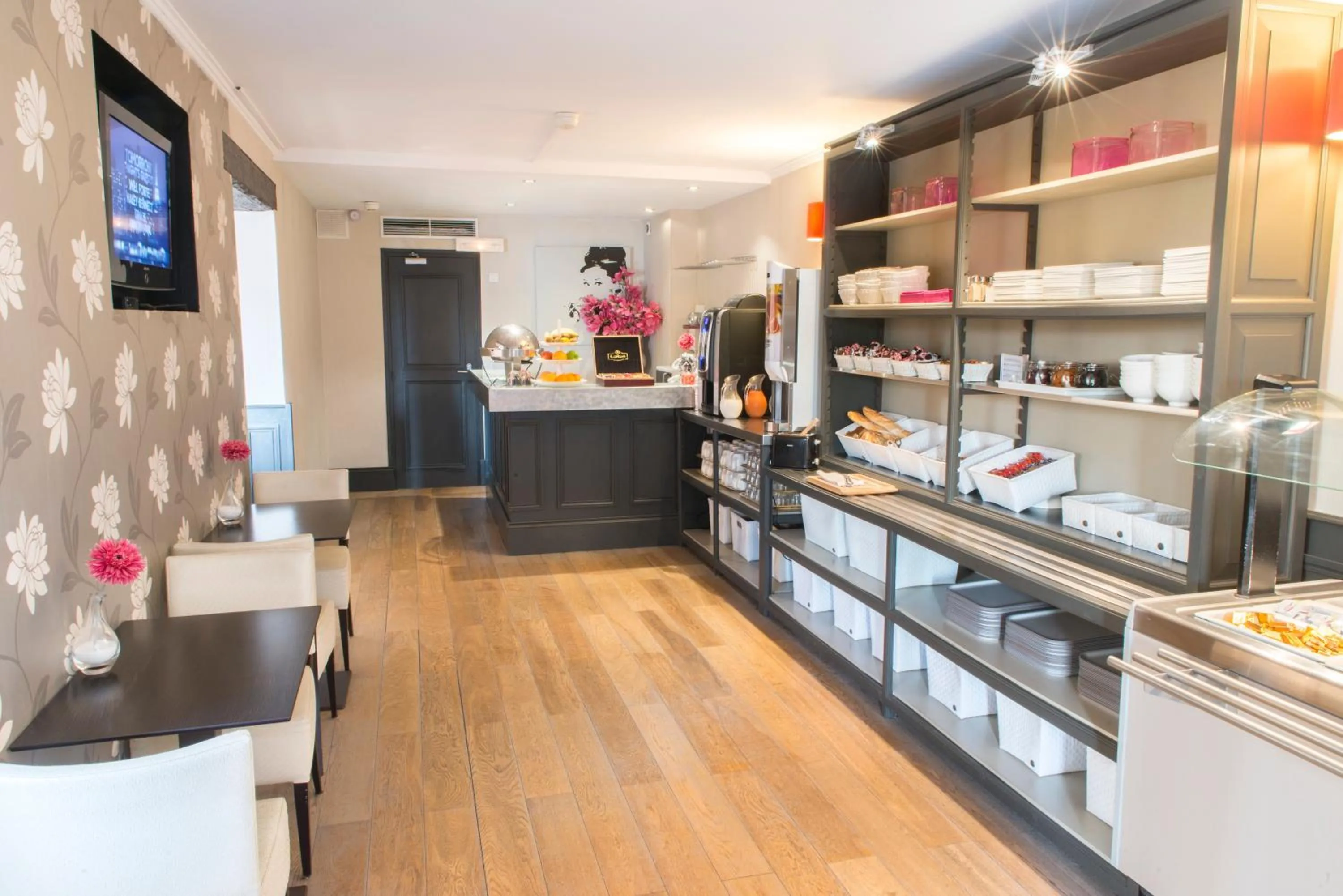 Continental breakfast in Van der Valk Hotel Le Catalogne Saint Aygulf