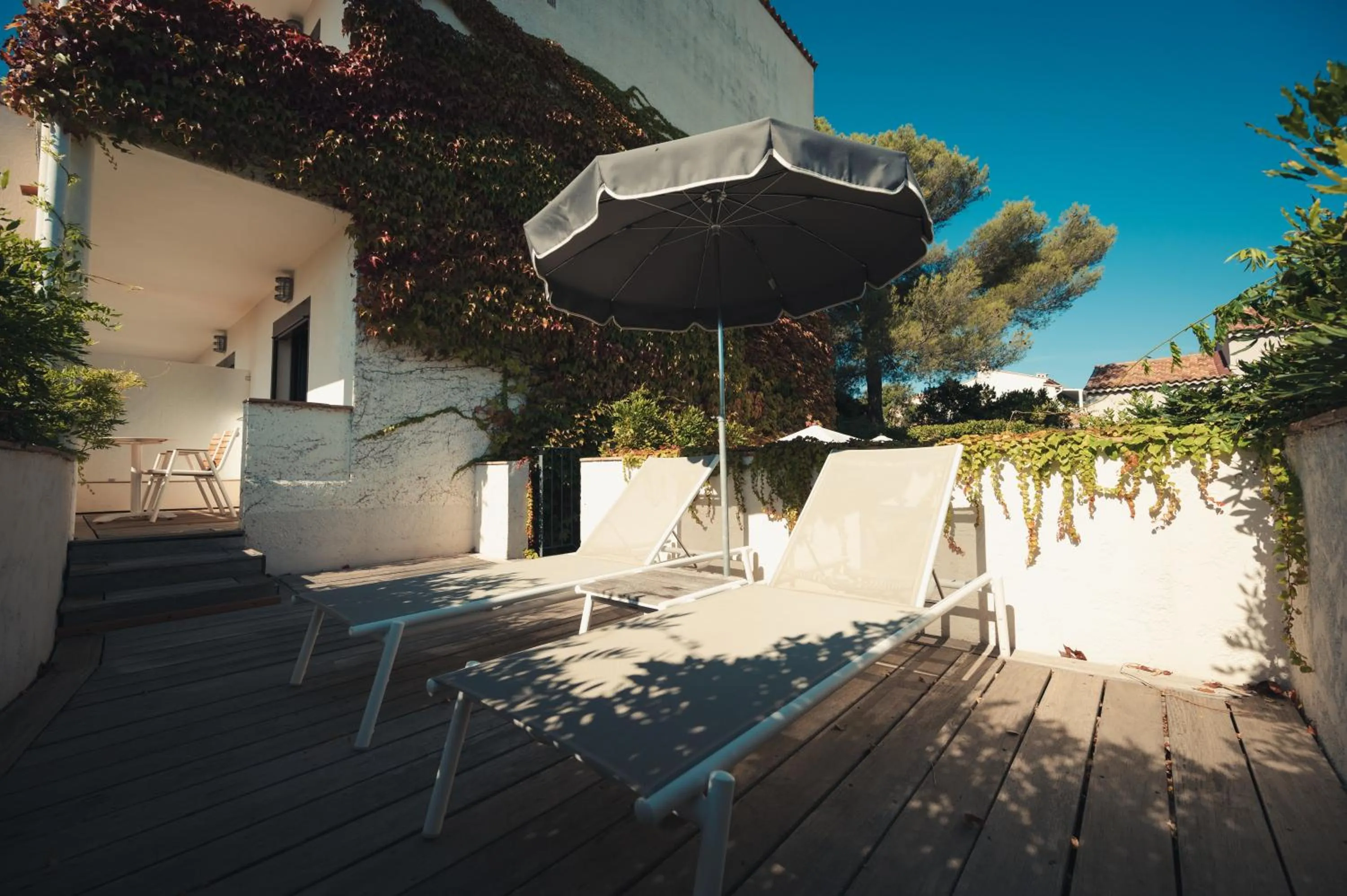 Balcony/Terrace in Van der Valk Hotel Le Catalogne Saint Aygulf