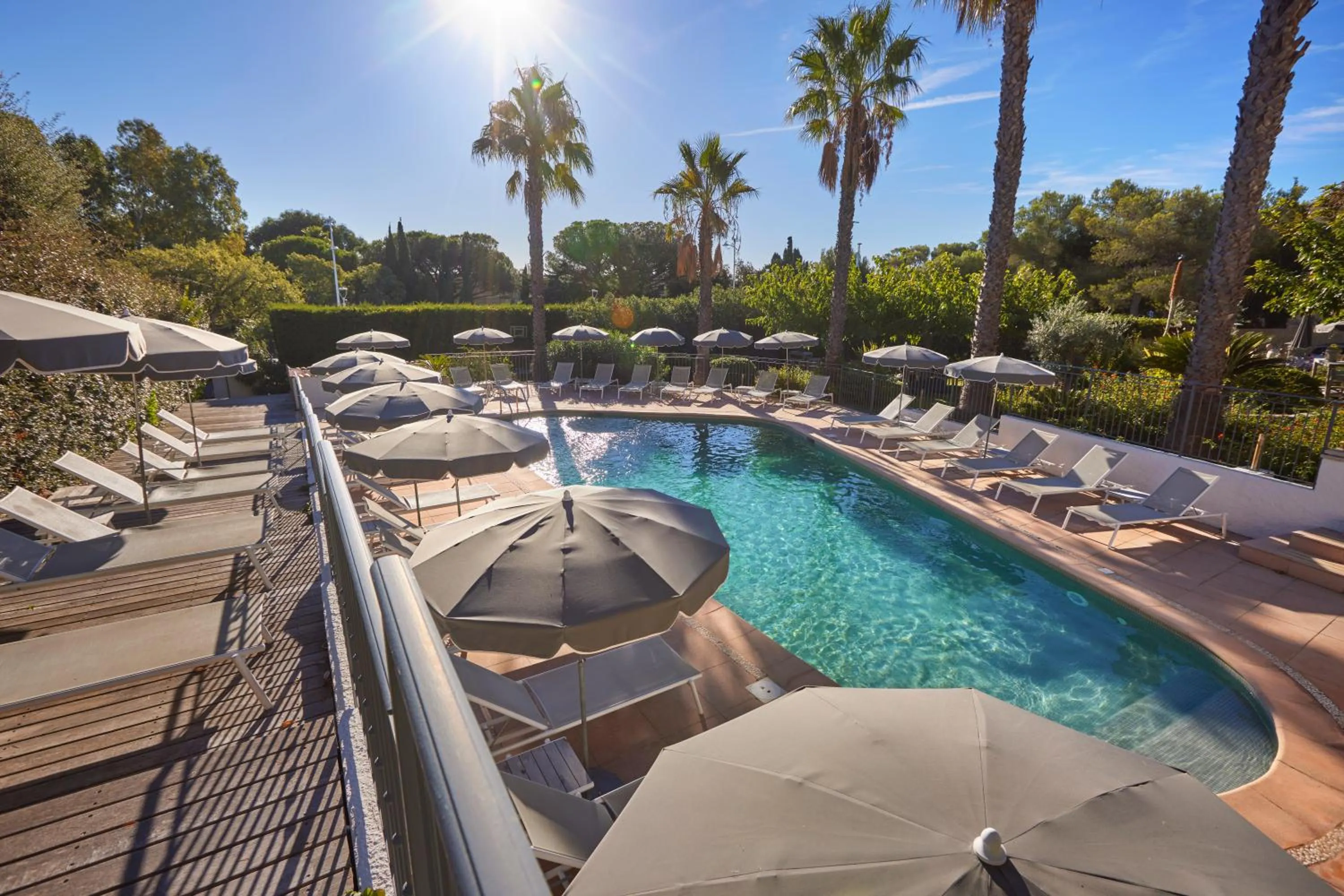 Swimming pool in Van der Valk Hotel Le Catalogne Saint Aygulf