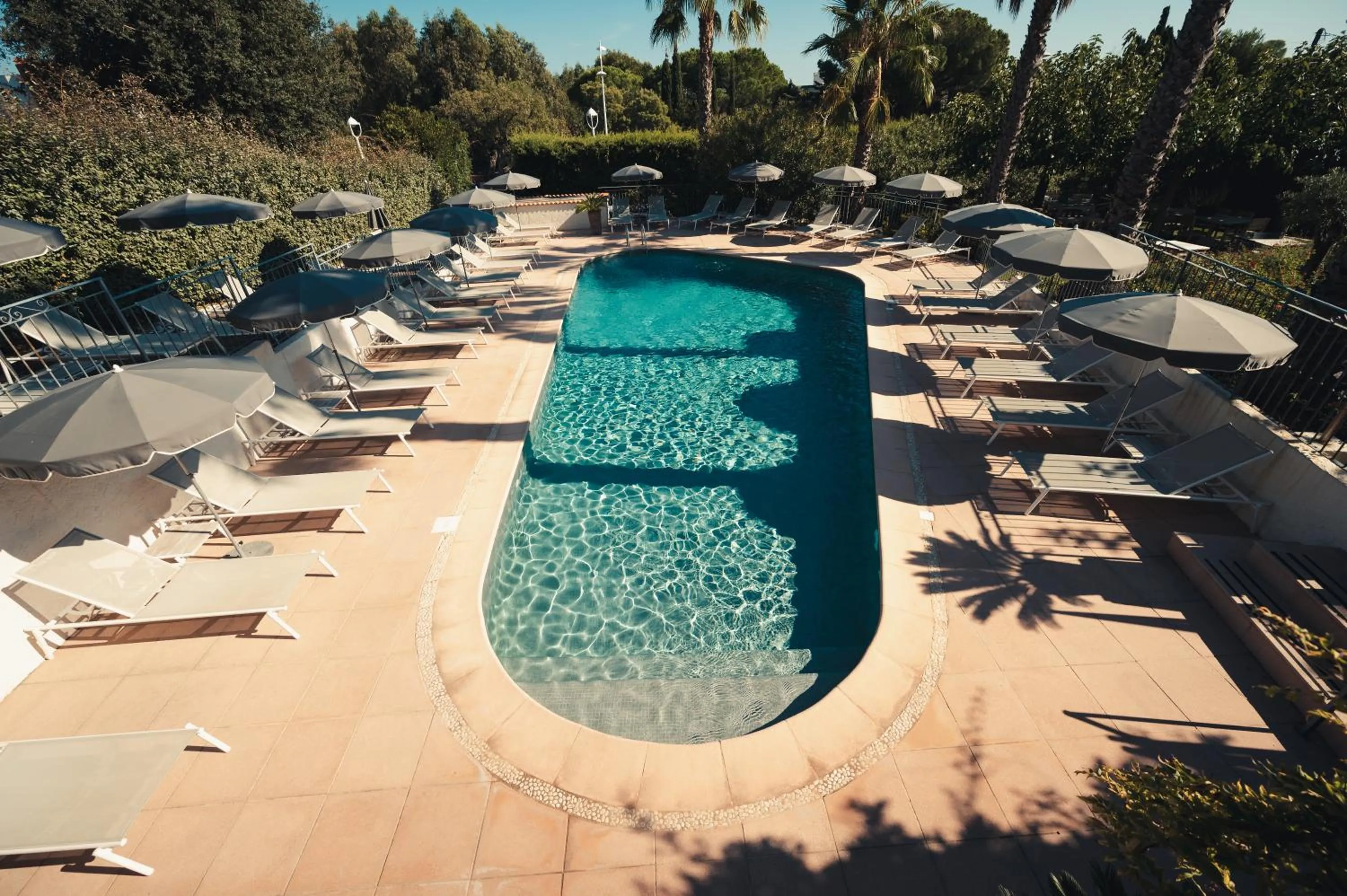 Swimming pool in Van der Valk Hotel Le Catalogne Saint Aygulf