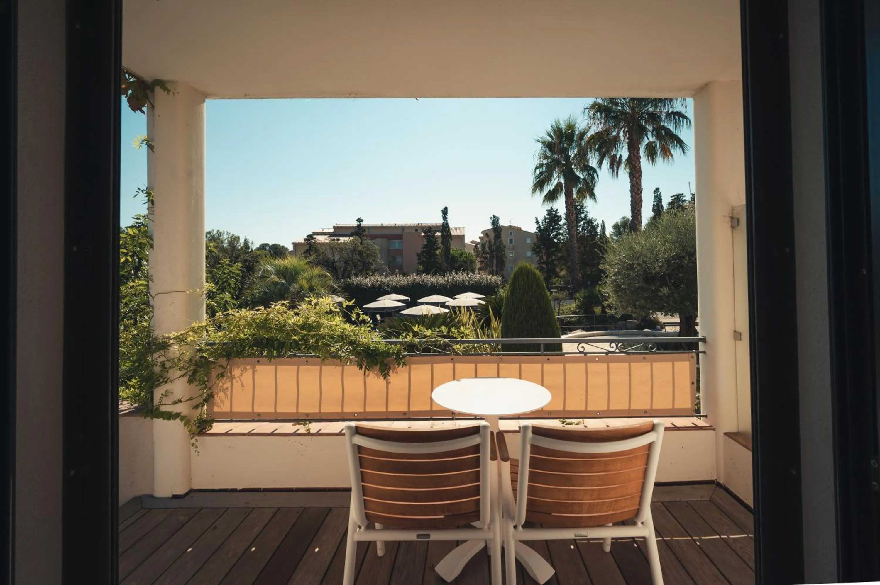 Balcony/Terrace in Van der Valk Hotel Le Catalogne Saint Aygulf