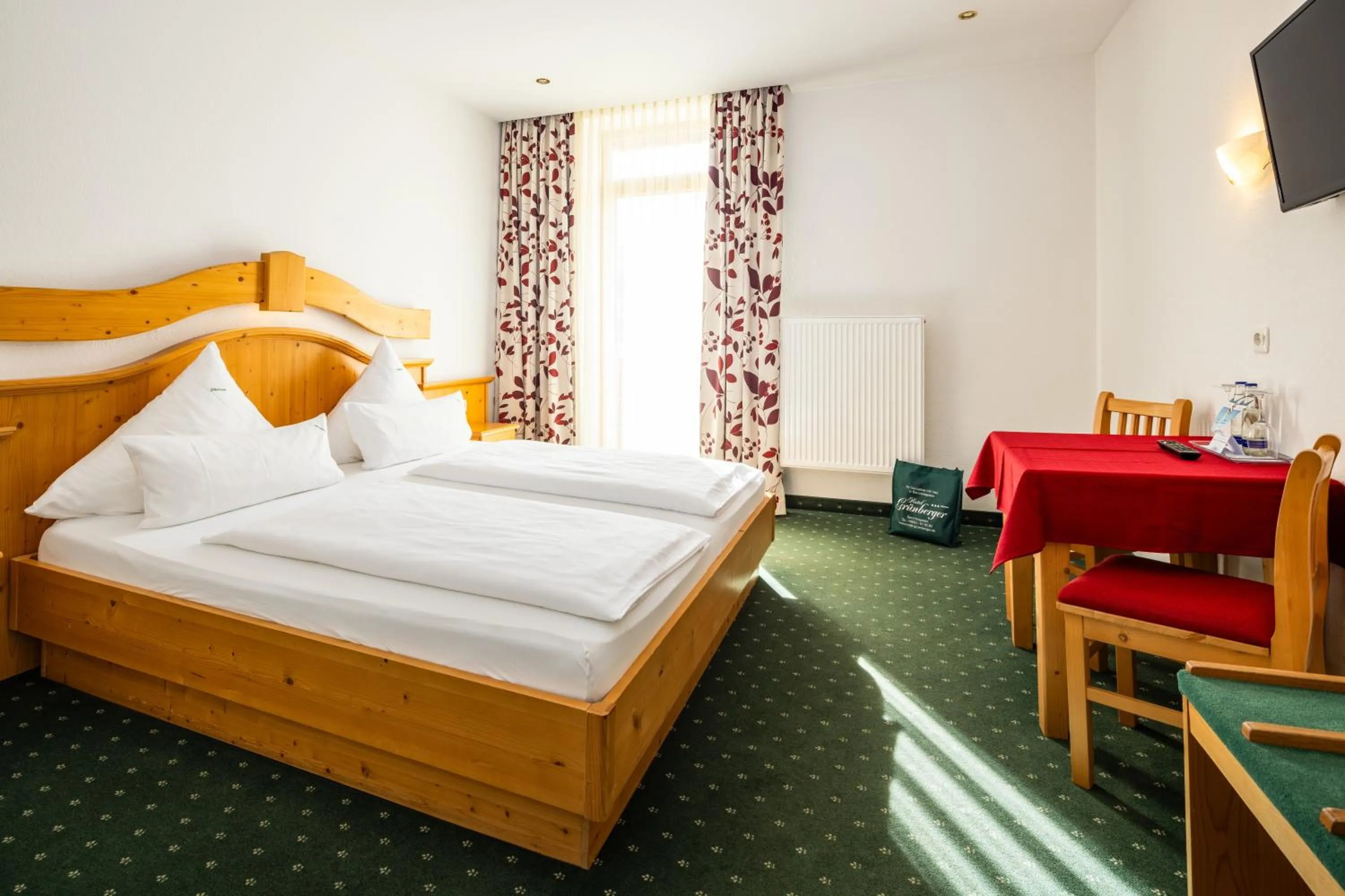 Photo of the whole room, Bed in Hotel Gruenberger