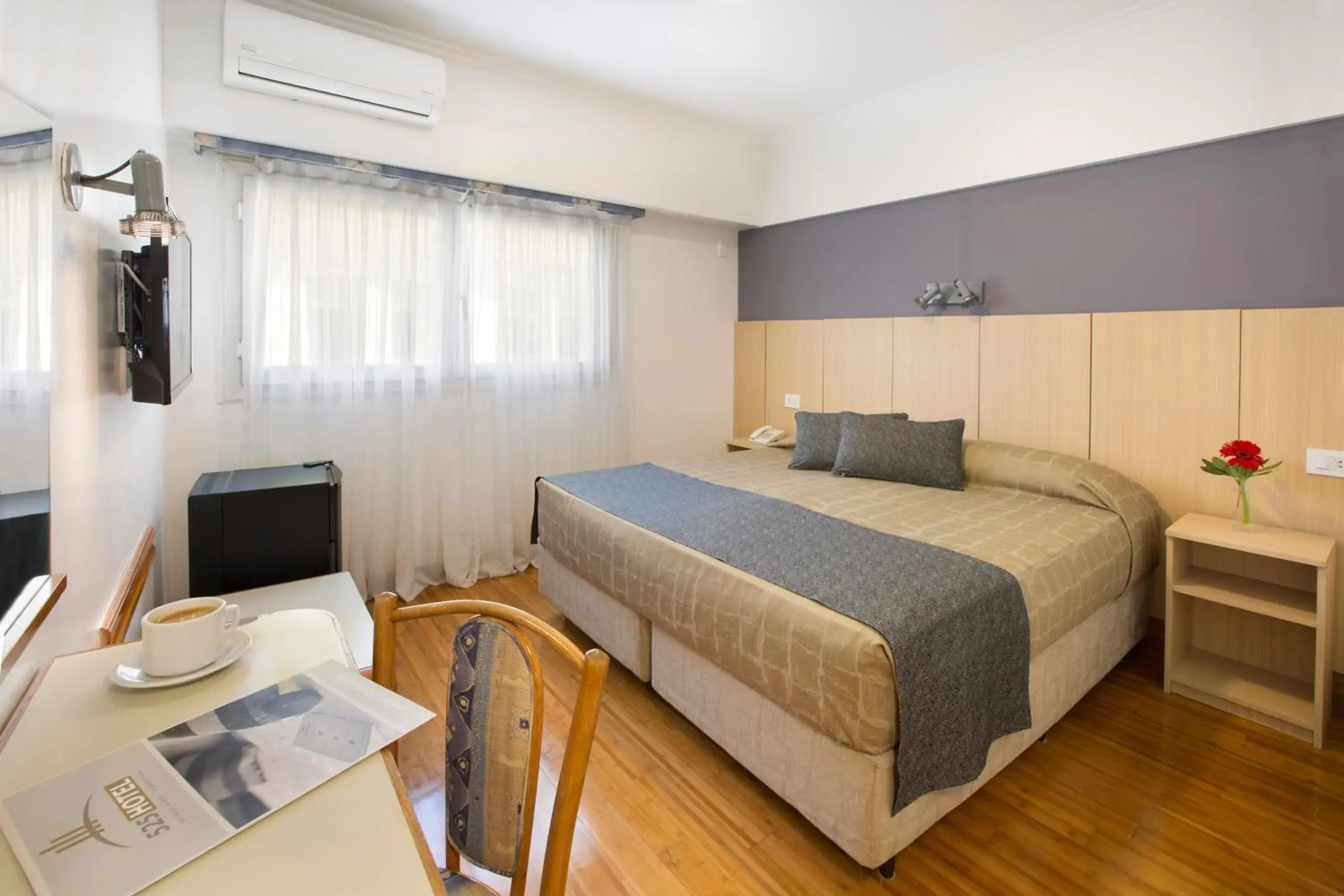 Standard Queen Room in Hotel Impala Standard Queen Room in Hotel Impala