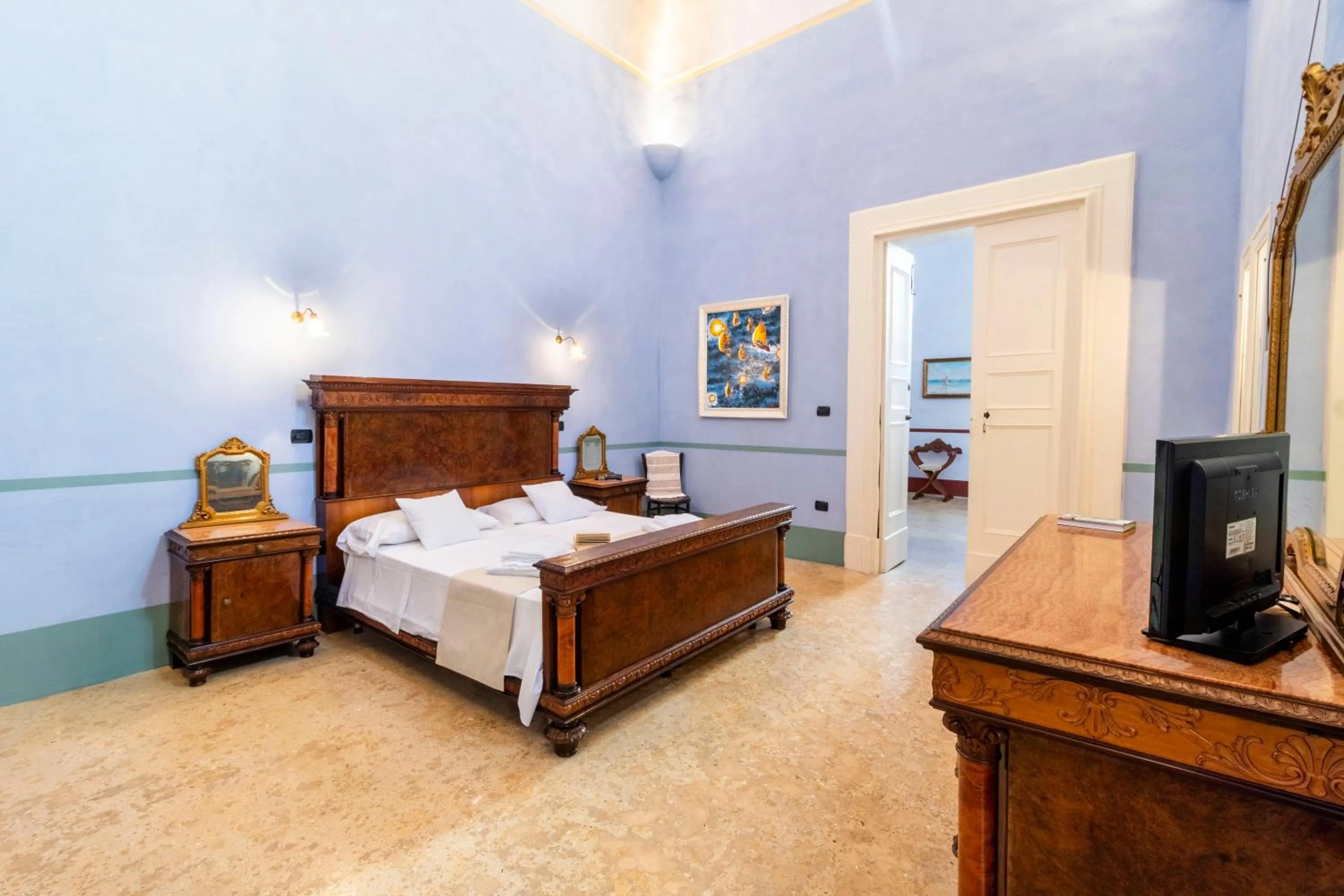 Photo of the whole room, Bed in Palazzo Insula