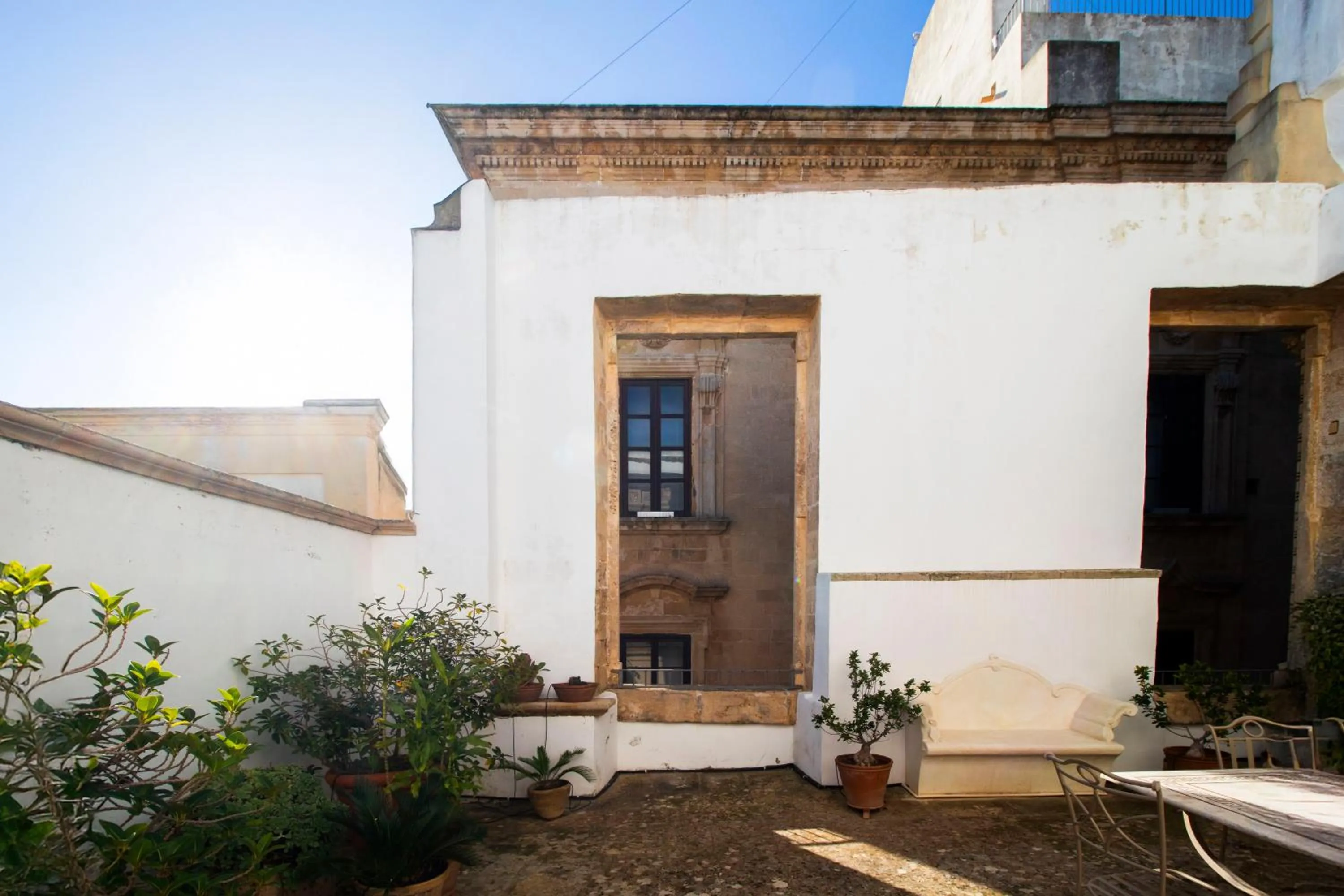 Property building in Palazzo Insula