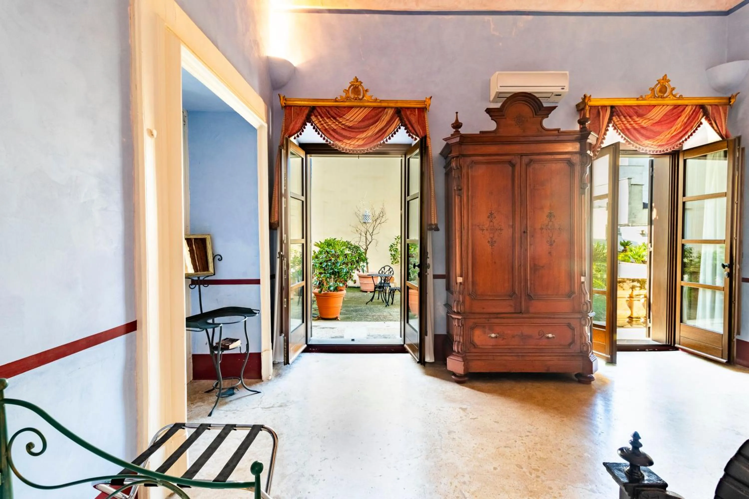 wardrobe in Palazzo Insula