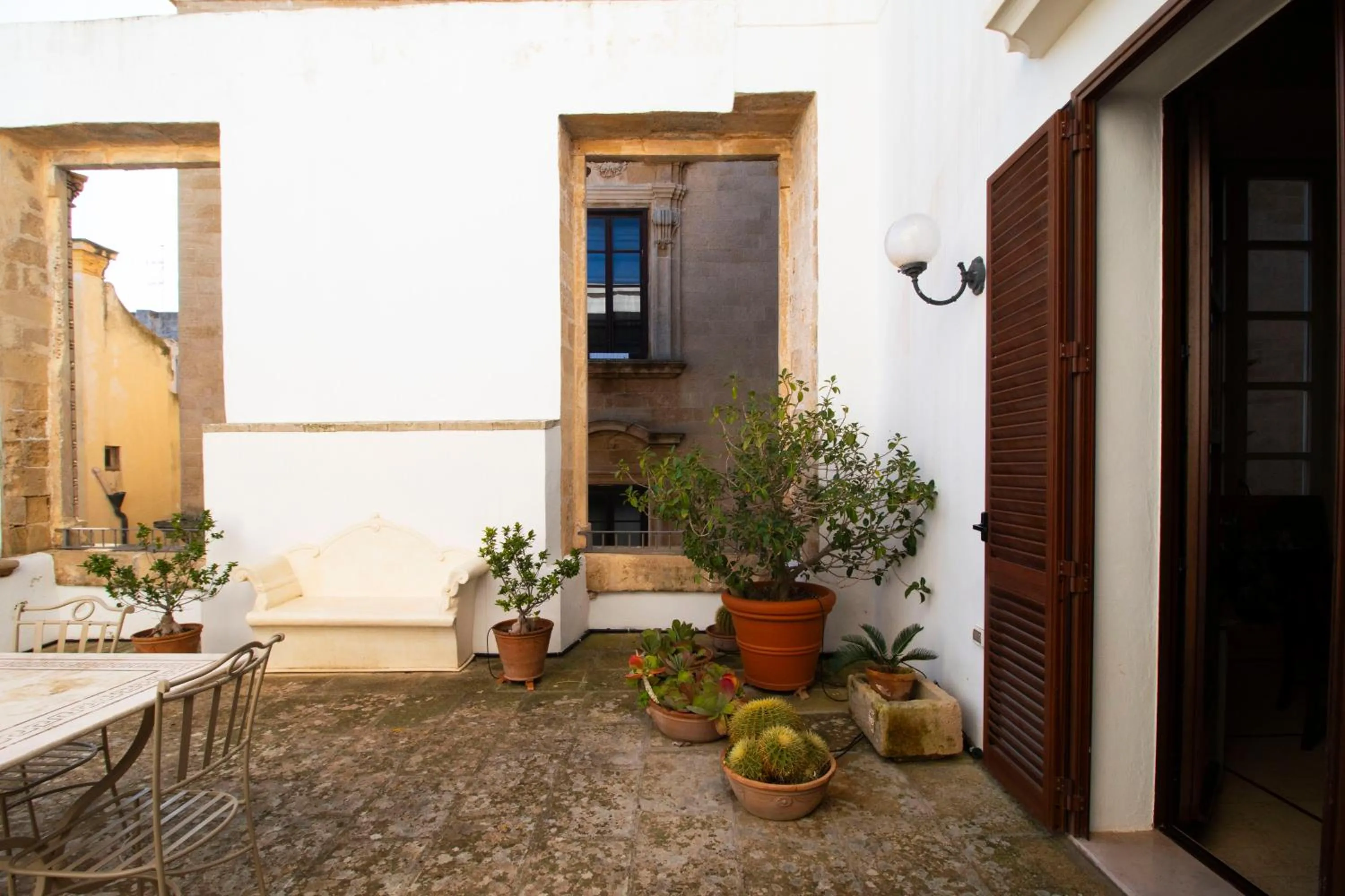 Patio in Palazzo Insula