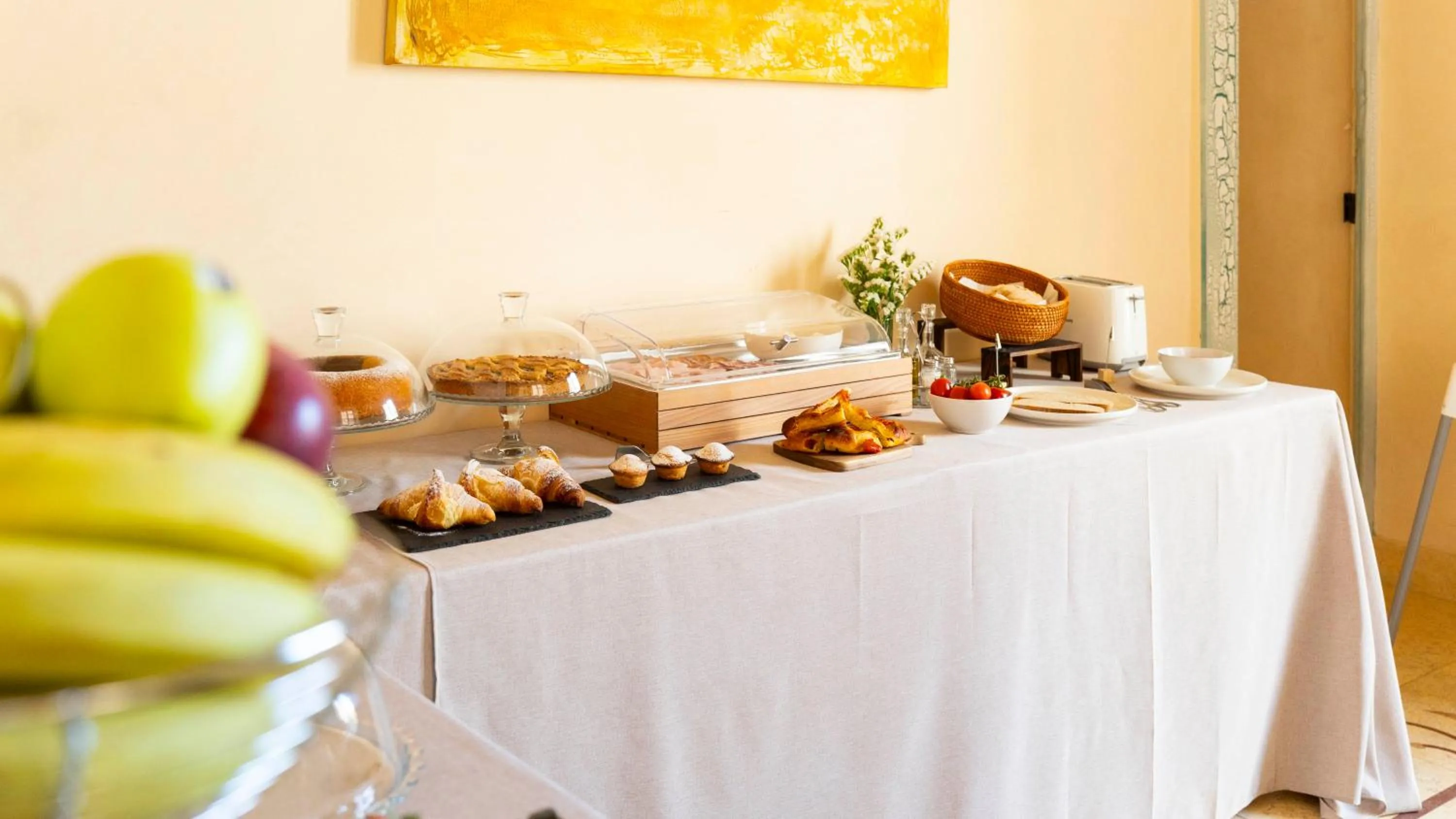 Buffet breakfast in Palazzo Insula