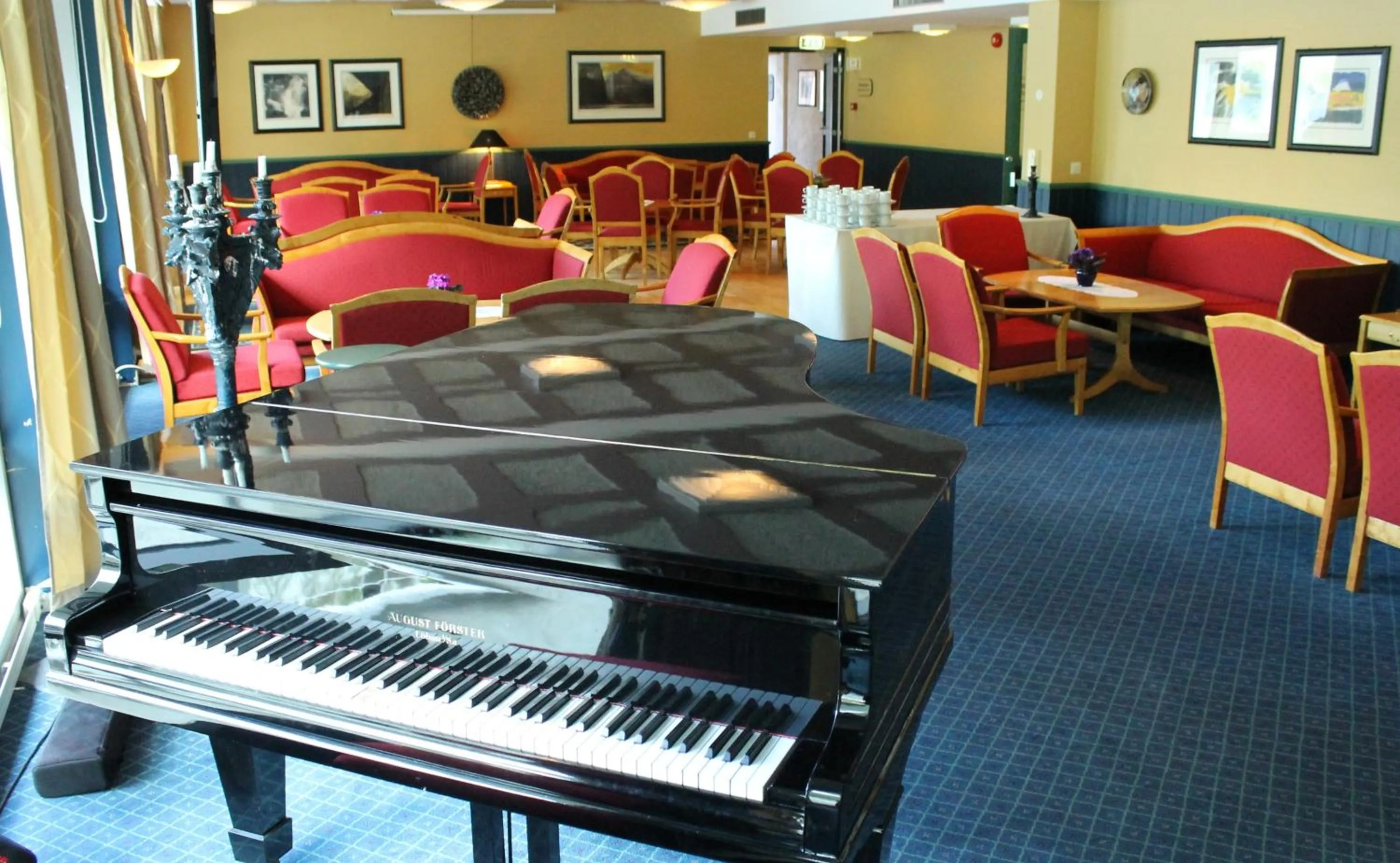 Lounge or bar in Havila Hotel Geiranger