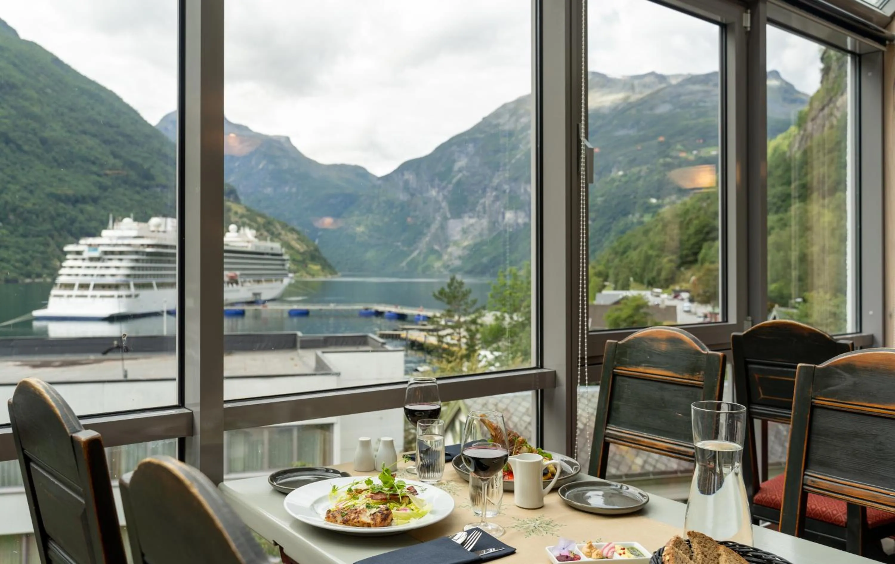 Restaurant/places to eat in Havila Hotel Geiranger