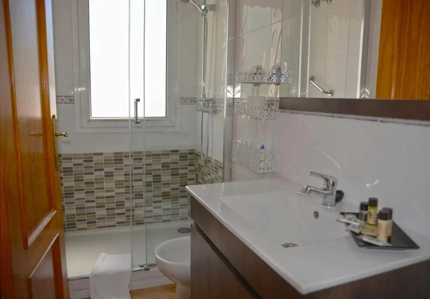 Bathroom in Hotel Al-Andalus Bathroom in Hotel Al-Andalus