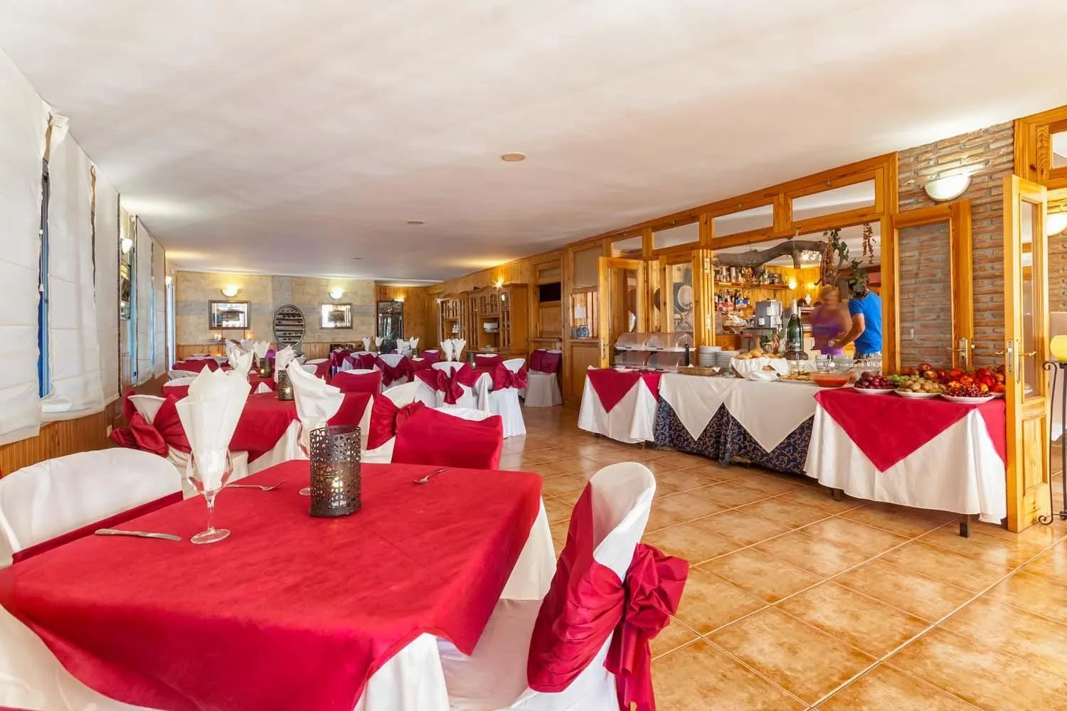 Restaurant/places to eat in Hotel Al-Andalus