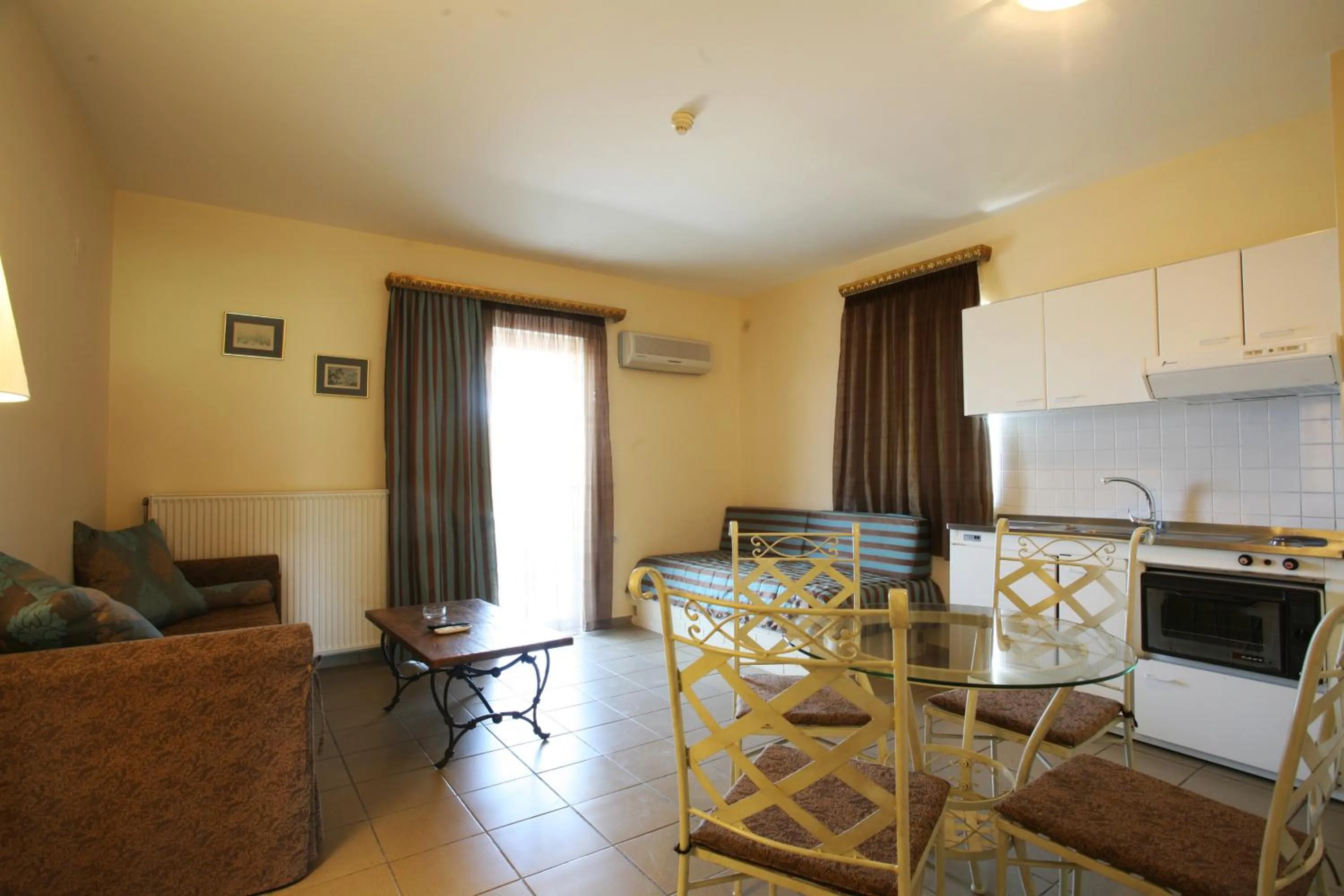 Deluxe Suite with Sea View in Diamond Palace