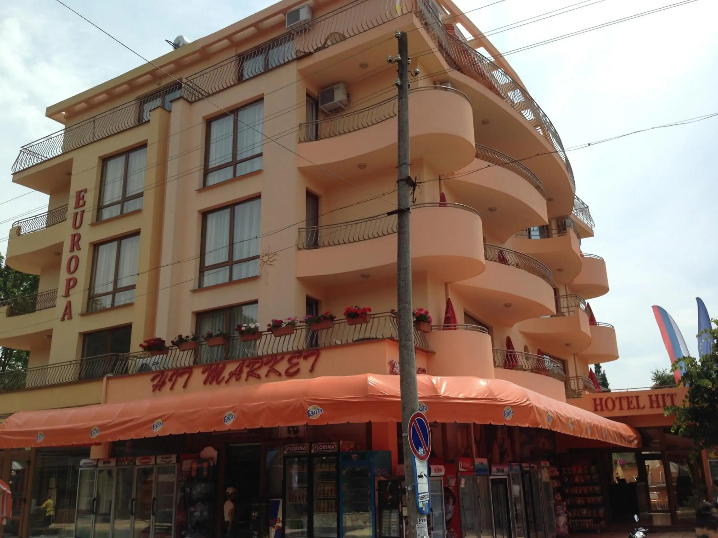 Family Hotel Hit Family Hotel Hit