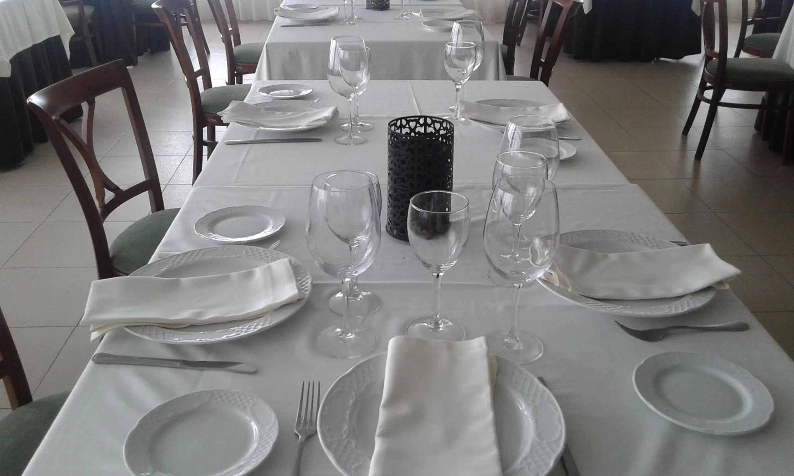 Restaurant/places to eat in Miralcampo