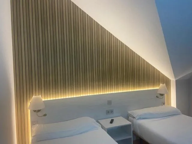 Bedroom, Bed in Miralcampo