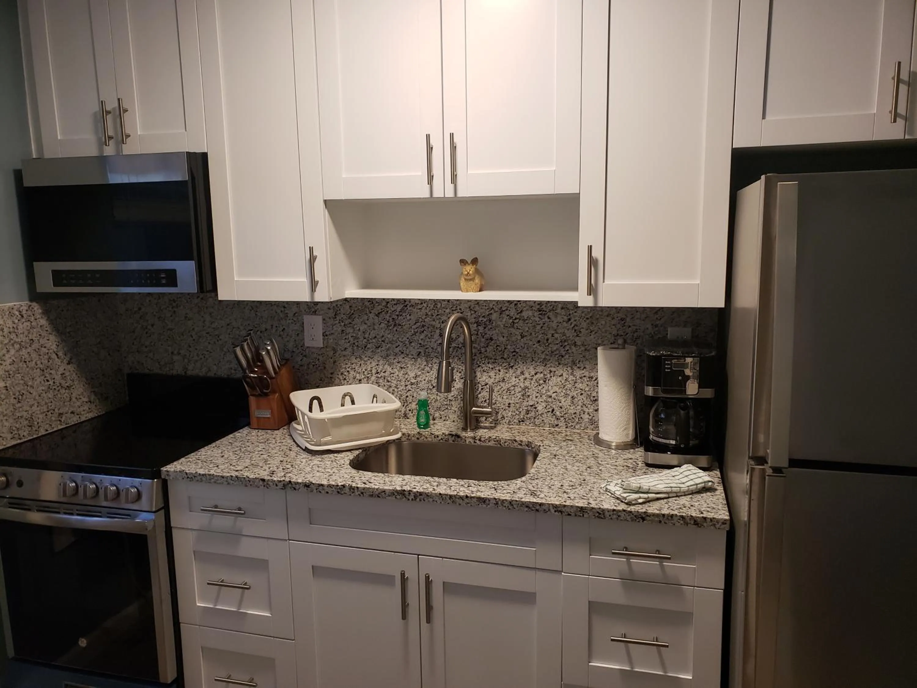 Coffee/tea facilities in Ashley Brooke Beach Resort