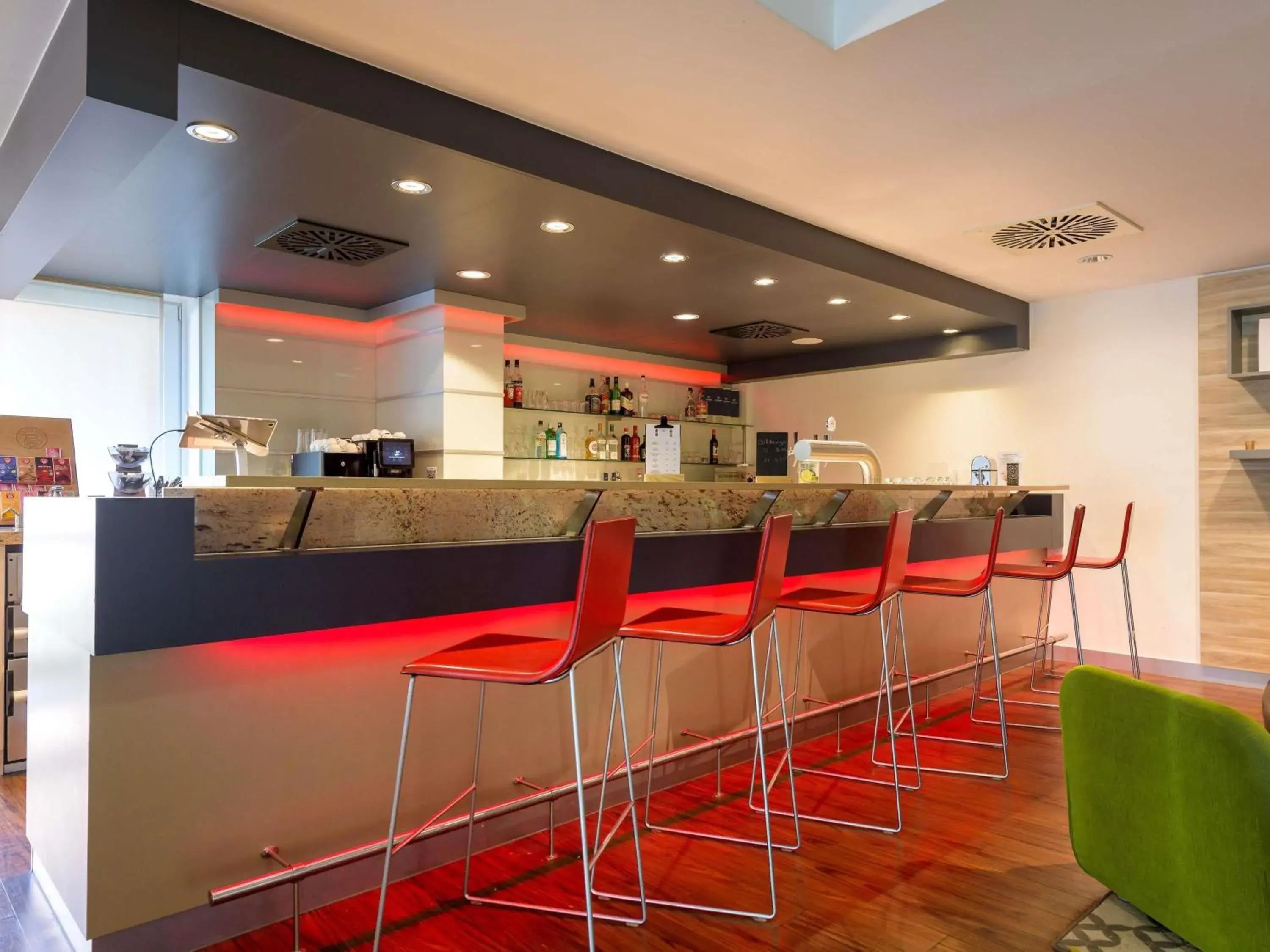 Lounge or bar in ibis Stuttgart Airport Messe Lounge or bar in ibis Stuttgart Airport Messe