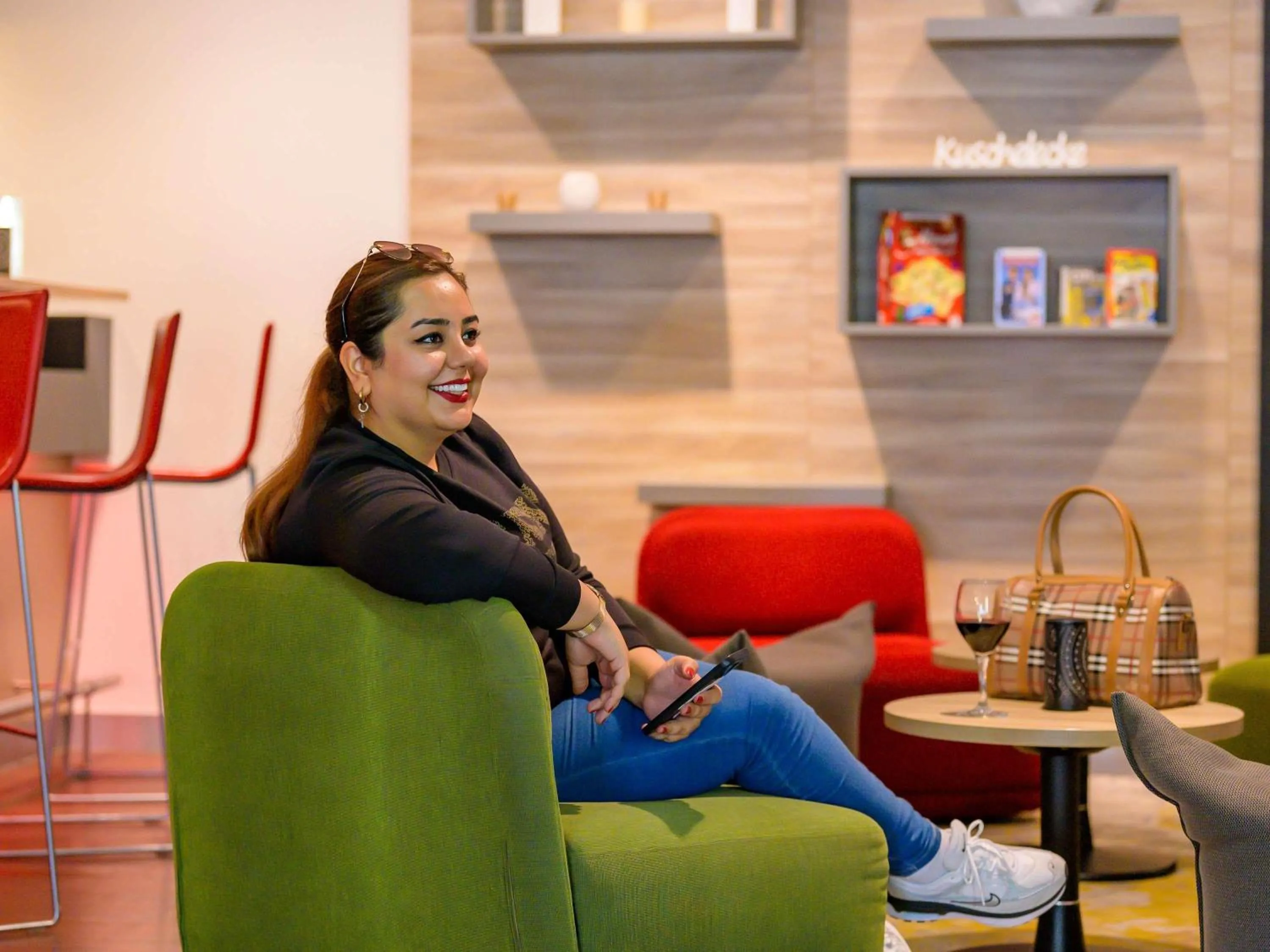 Lounge or bar in ibis Stuttgart Airport Messe