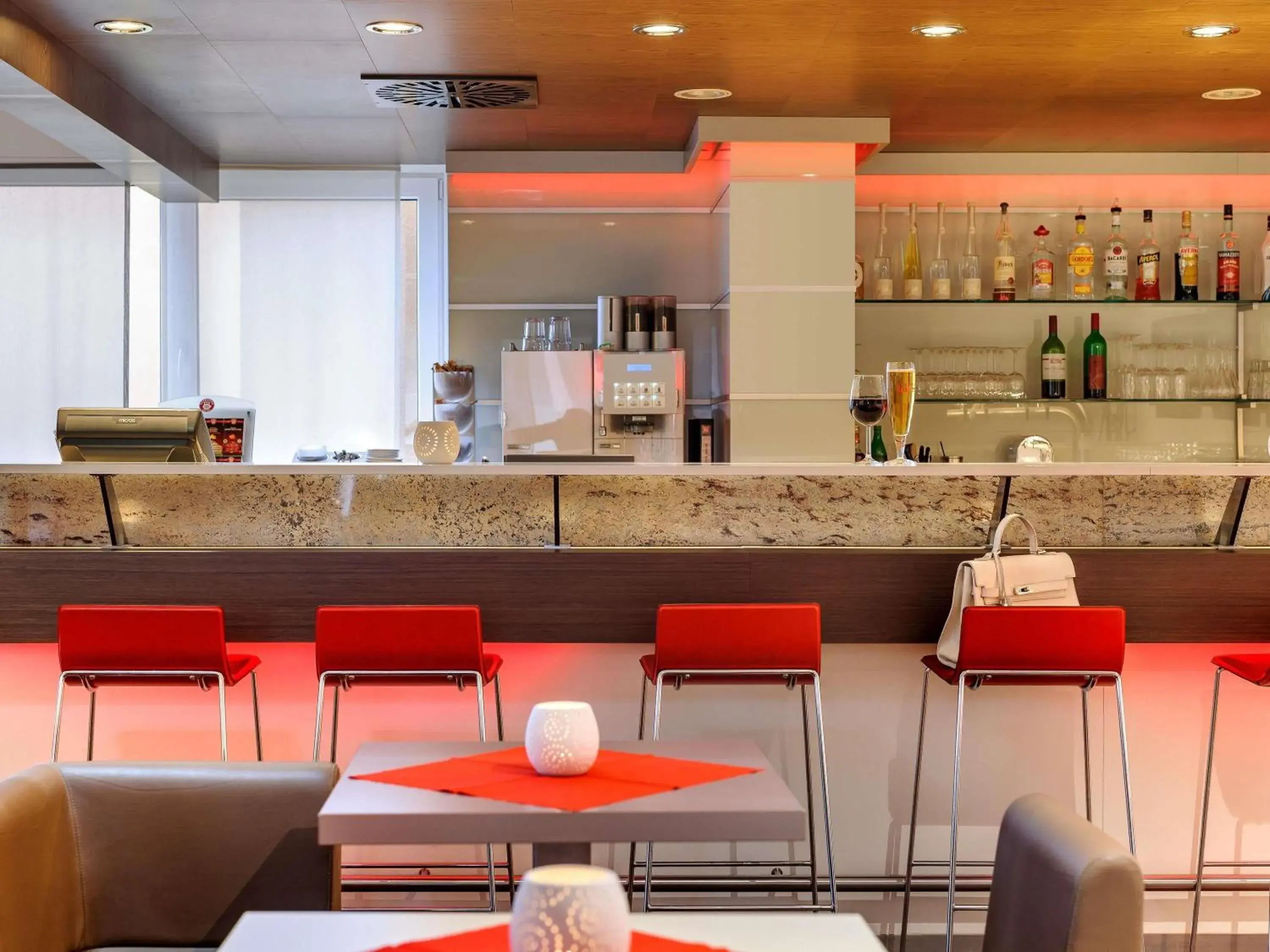 Lounge or bar in ibis Stuttgart Airport Messe Lounge or bar in ibis Stuttgart Airport Messe