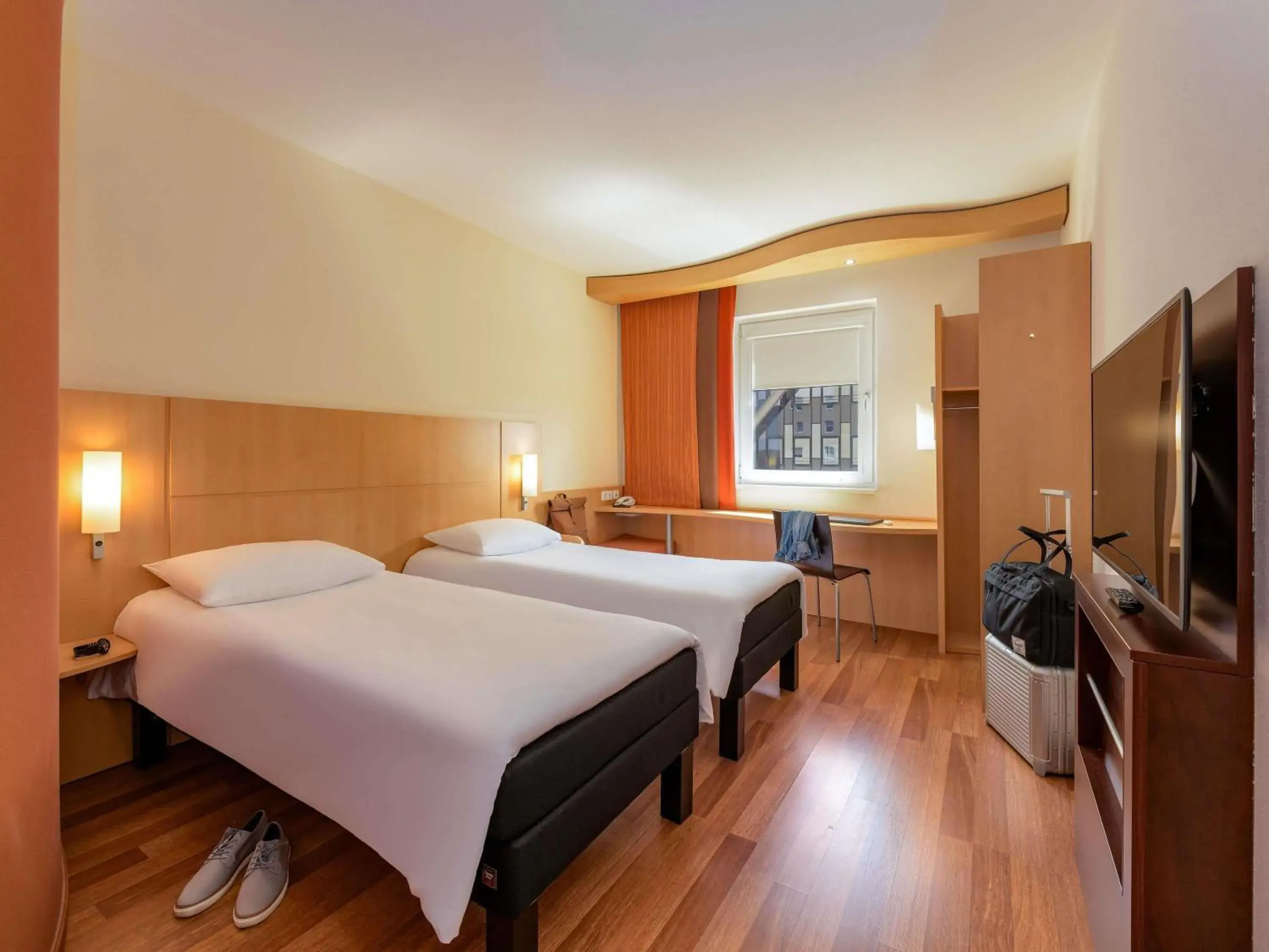Bedroom, Bed in ibis Stuttgart Airport Messe Bedroom, Bed in ibis Stuttgart Airport Messe