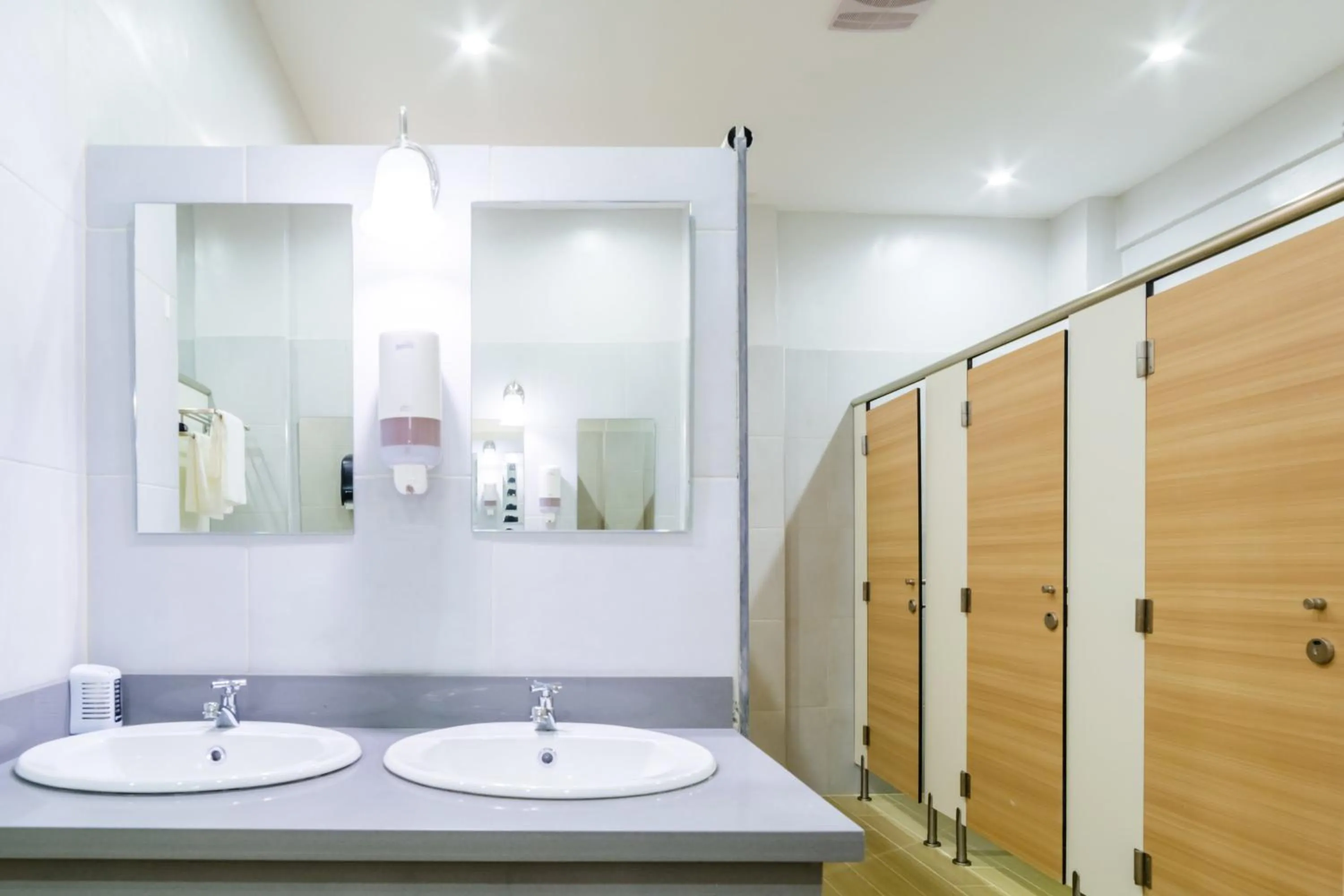 Bathroom in Bed & Bike Curacao - Pietermaai