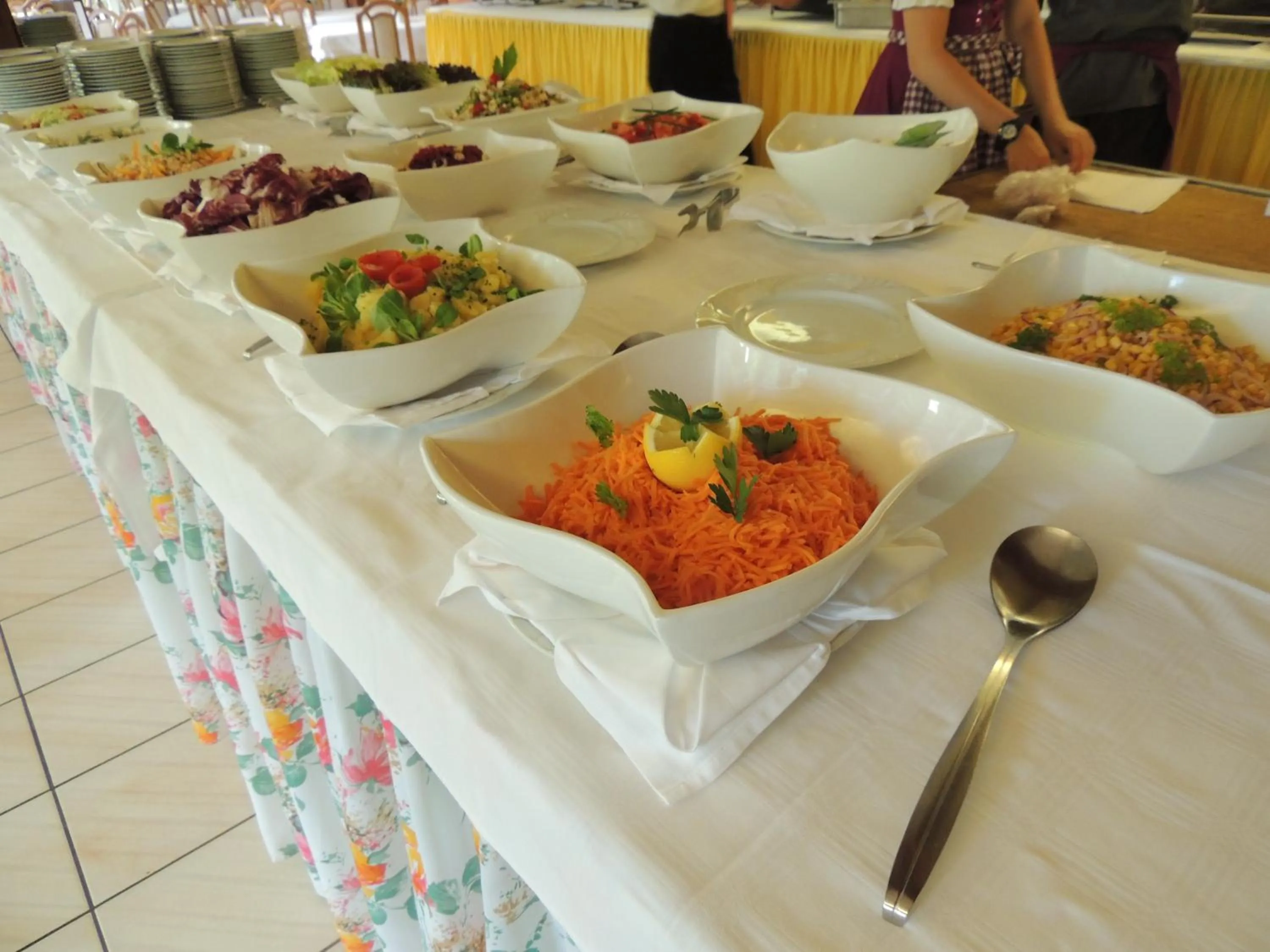 Restaurant/places to eat in Hotel Silvia