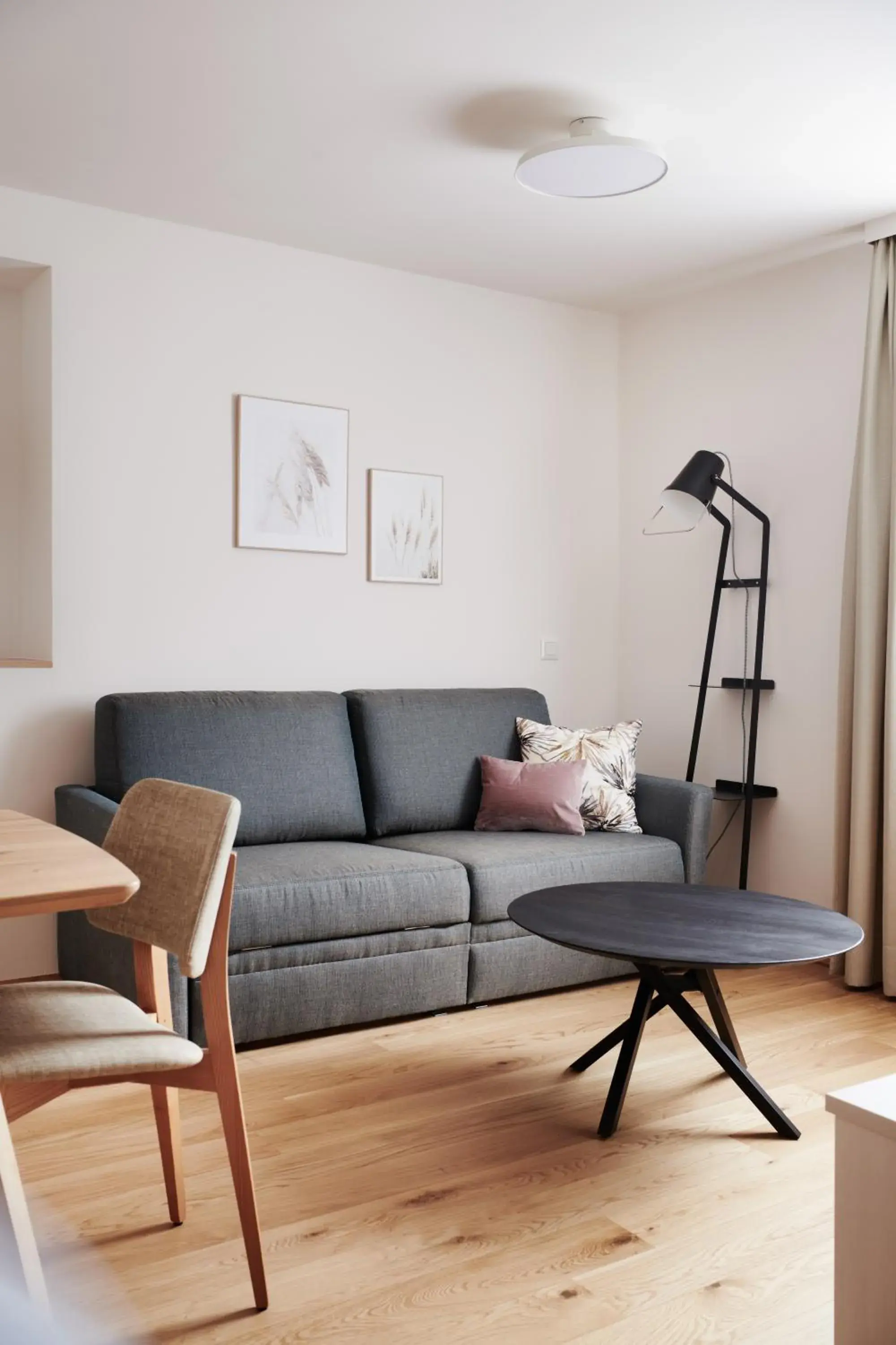 Living room in HOMEBOUND APARTMENTS Salzburg City I - contactless check-in Living room in HOMEBOUND APARTMENTS Salzburg City I - contactless check-in