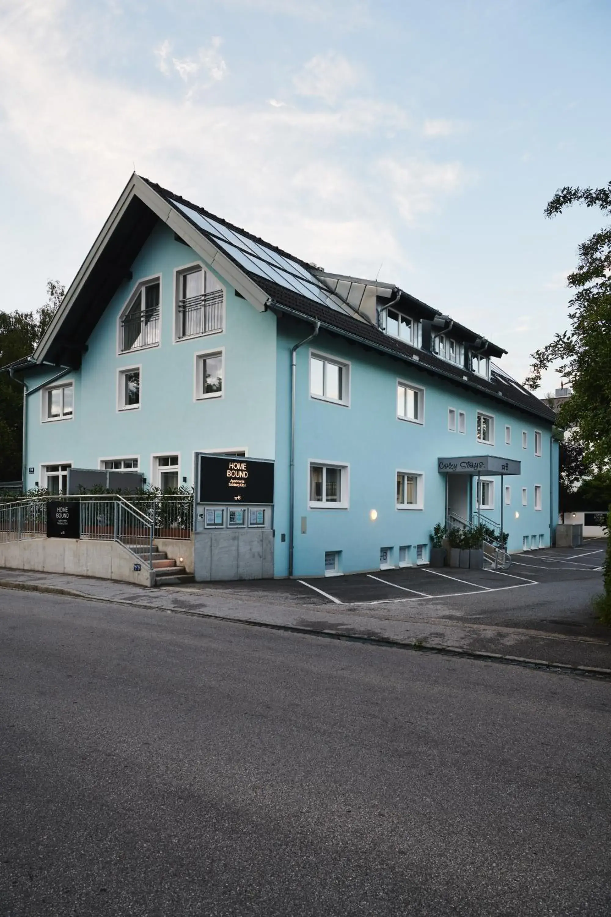 Facade/entrance in HOMEBOUND APARTMENTS Salzburg City I - contactless check-in Facade/entrance in HOMEBOUND APARTMENTS Salzburg City I - contactless check-in