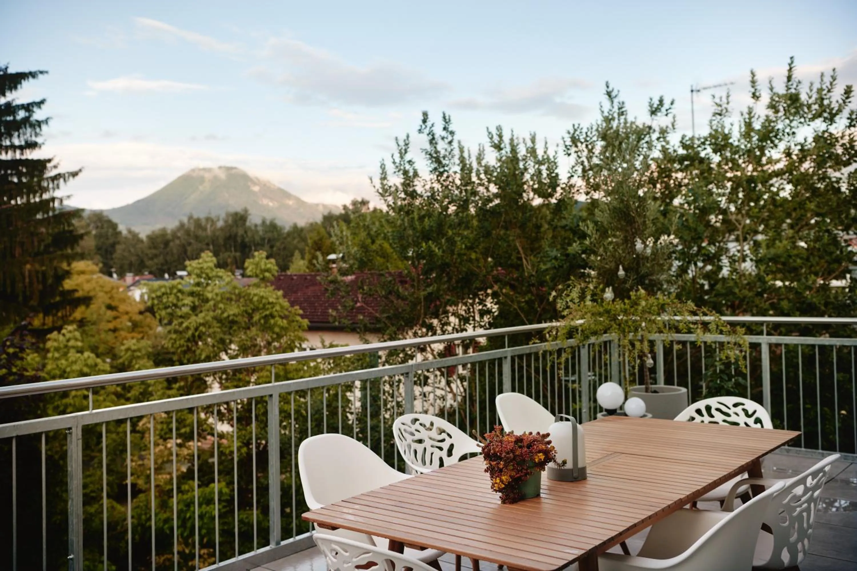 Balcony/Terrace in HOMEBOUND APARTMENTS Salzburg City I - contactless check-in