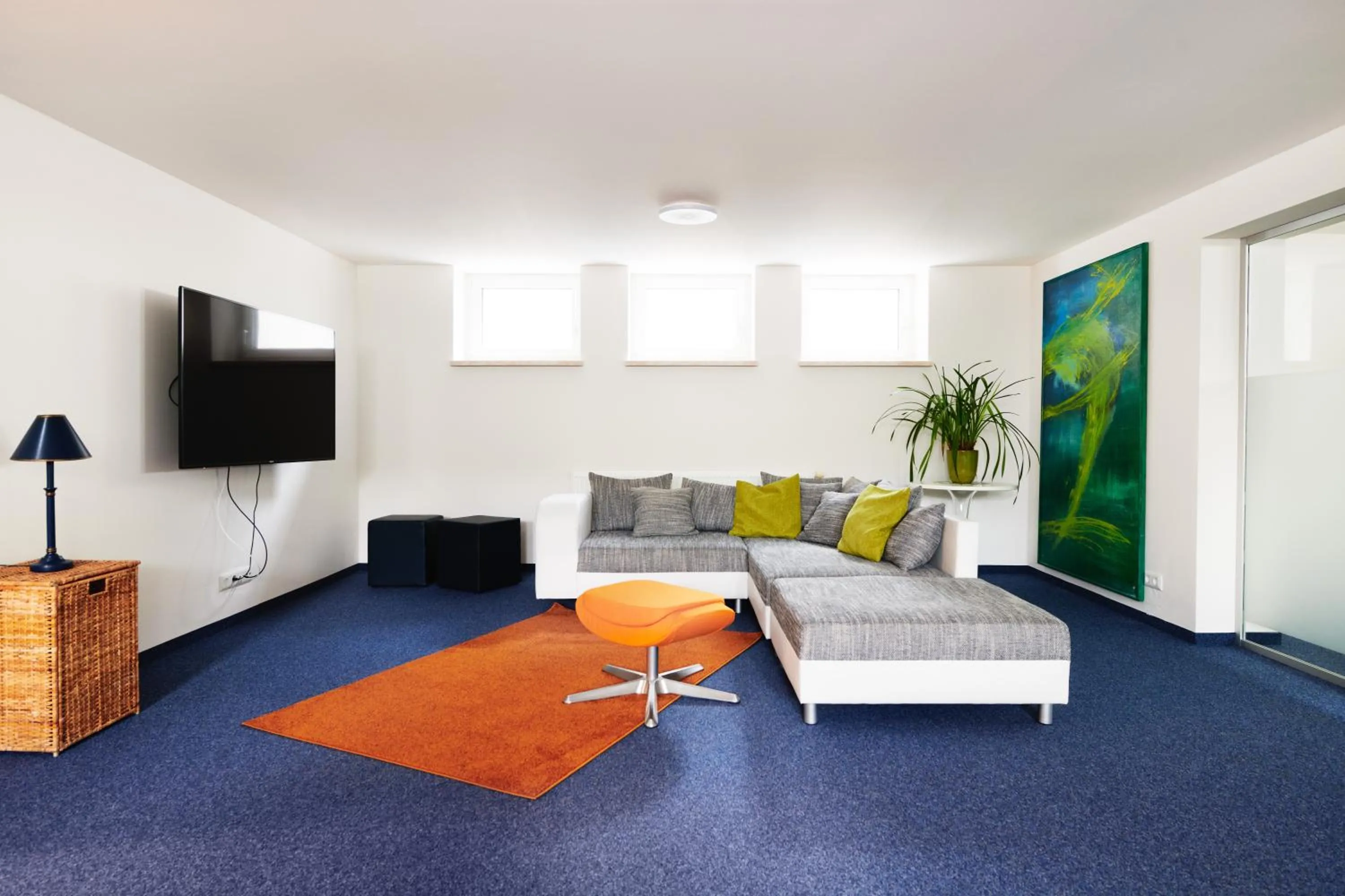 Communal lounge/ TV room in HOMEBOUND APARTMENTS Salzburg City I - contactless check-in