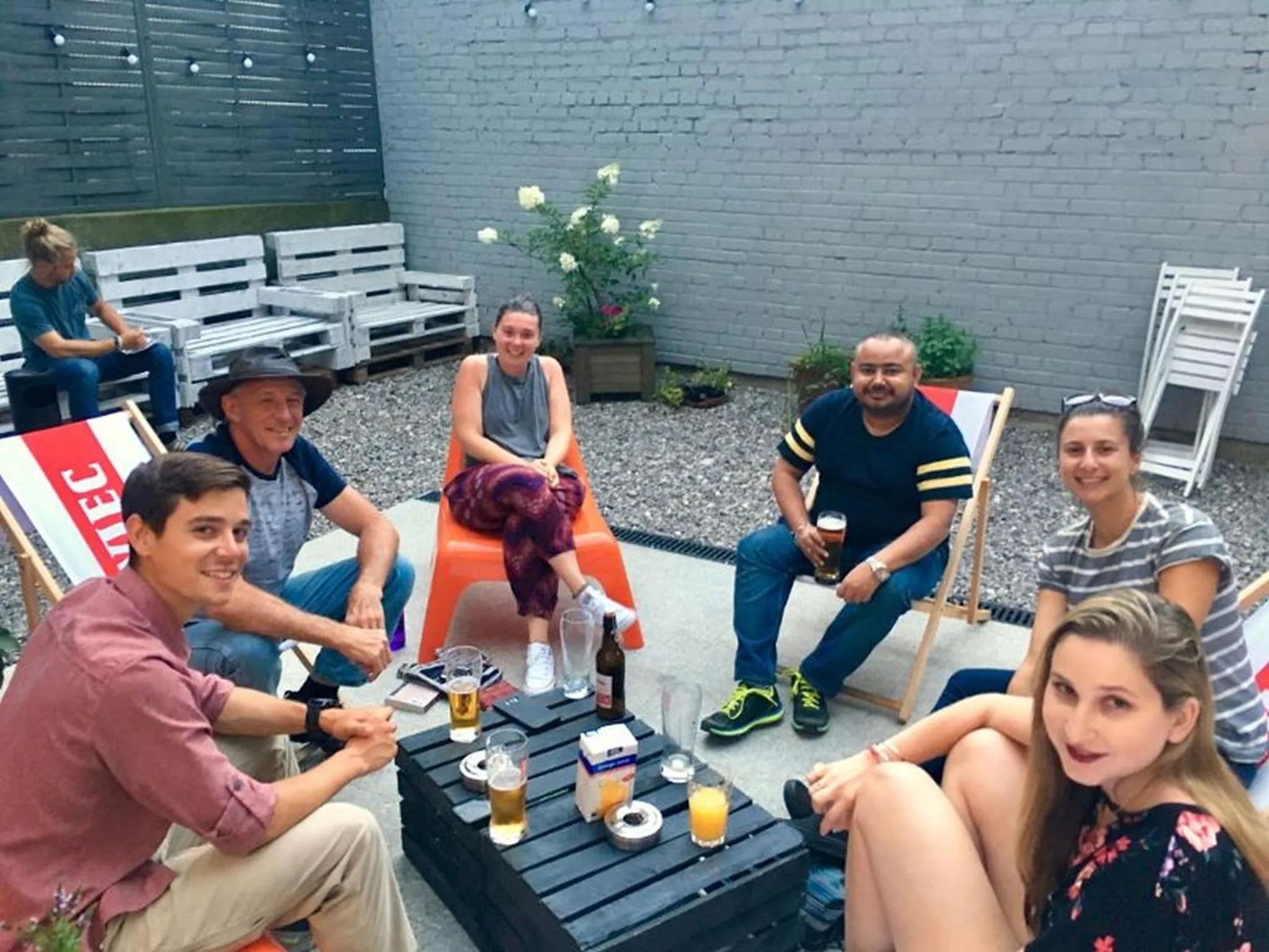 Evening entertainment in Oki Doki OLD TOWN