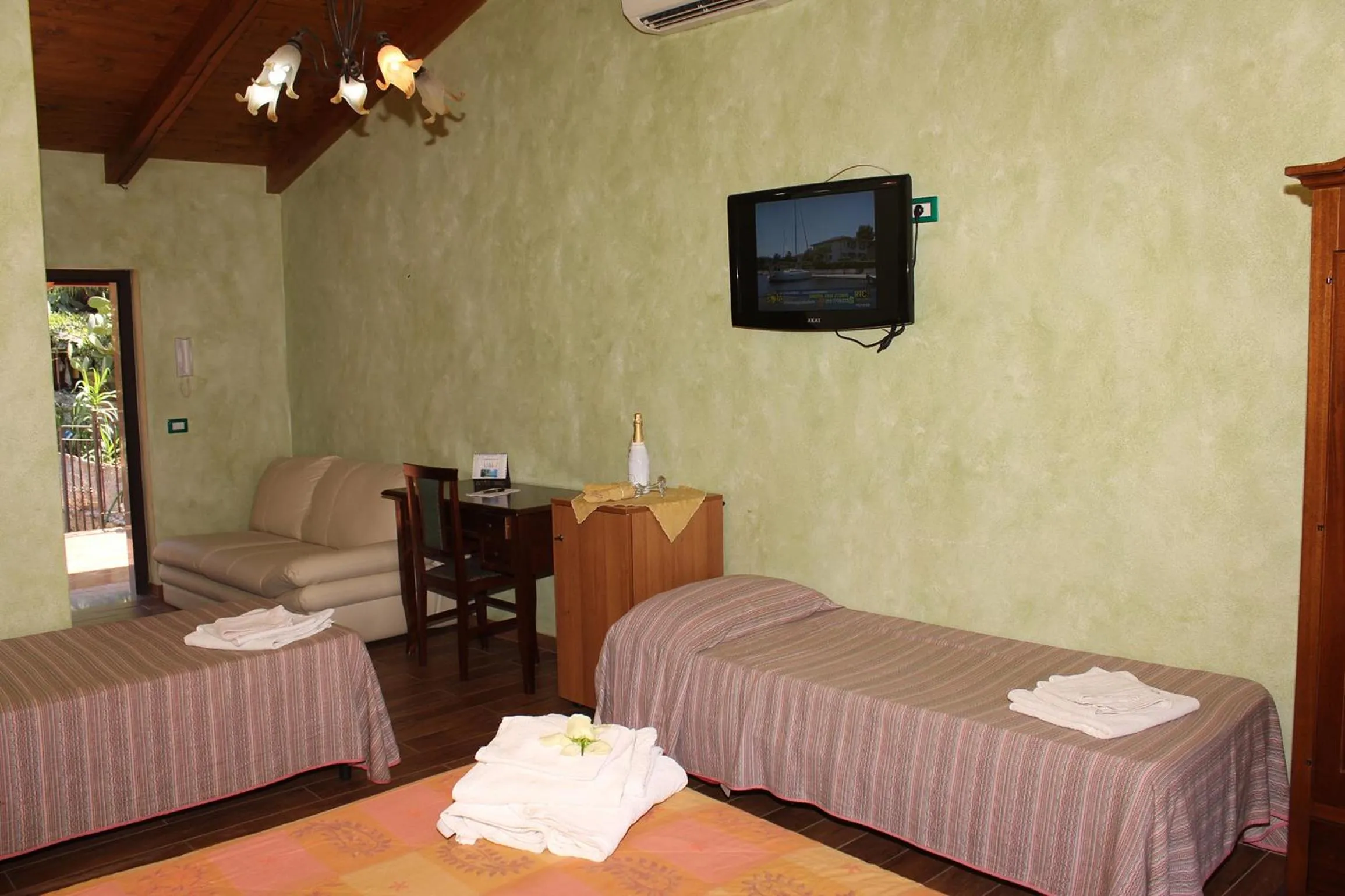 Bed in Villa Paladino - B&B e Guest House