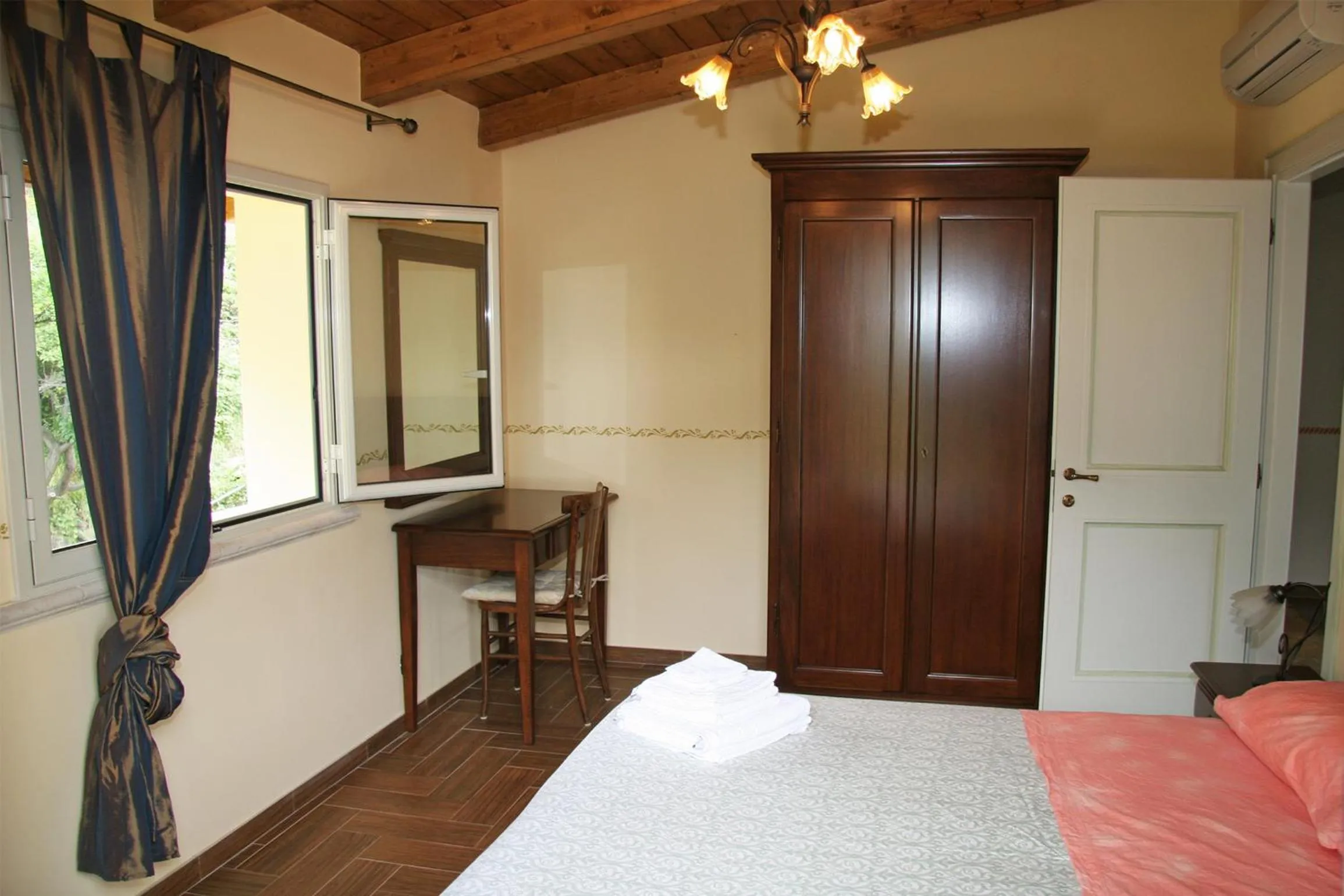 Bed in Villa Paladino - B&B e Guest House