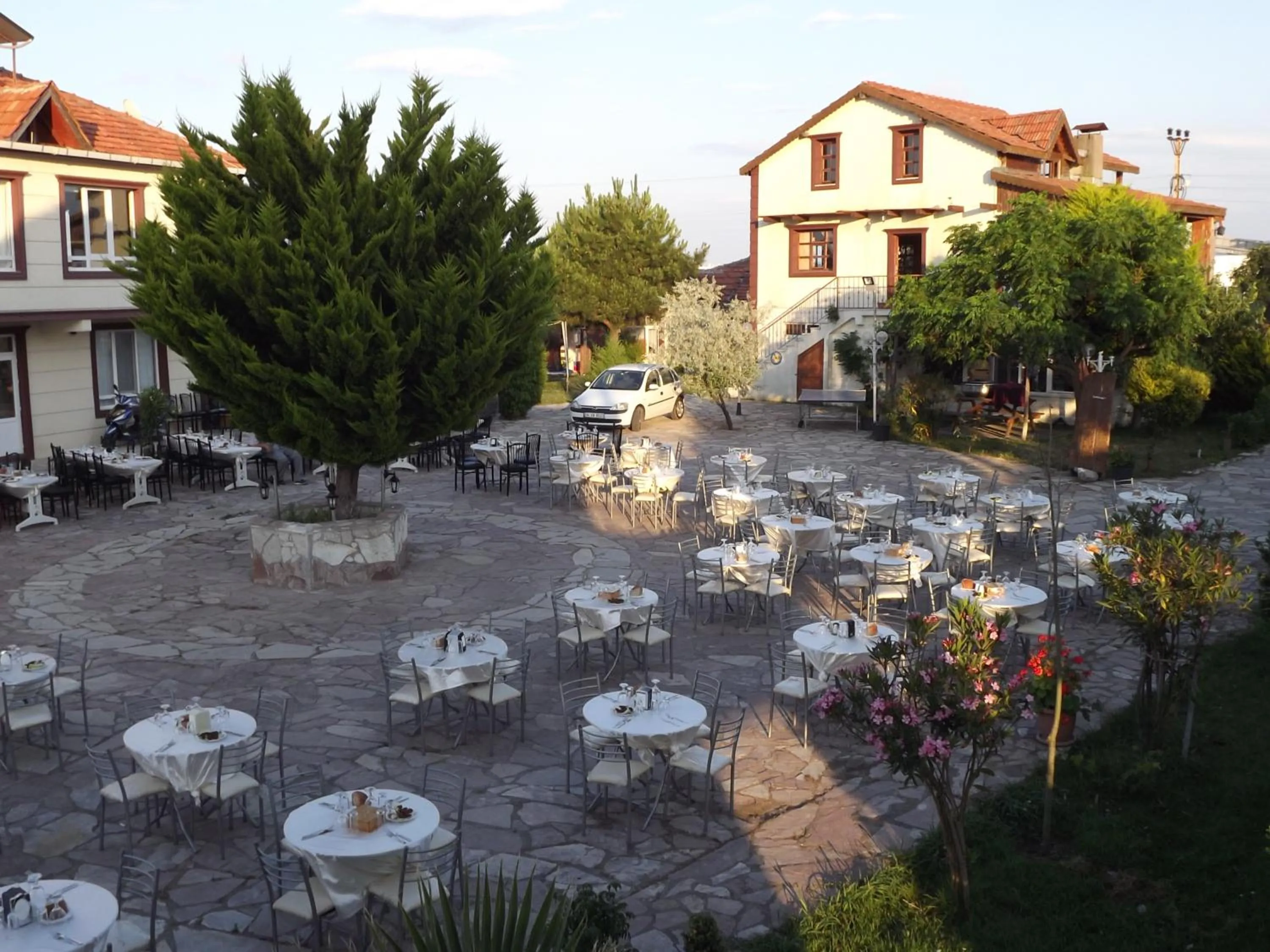 Banquet/Function facilities in Hamsilos Apart Hotel
