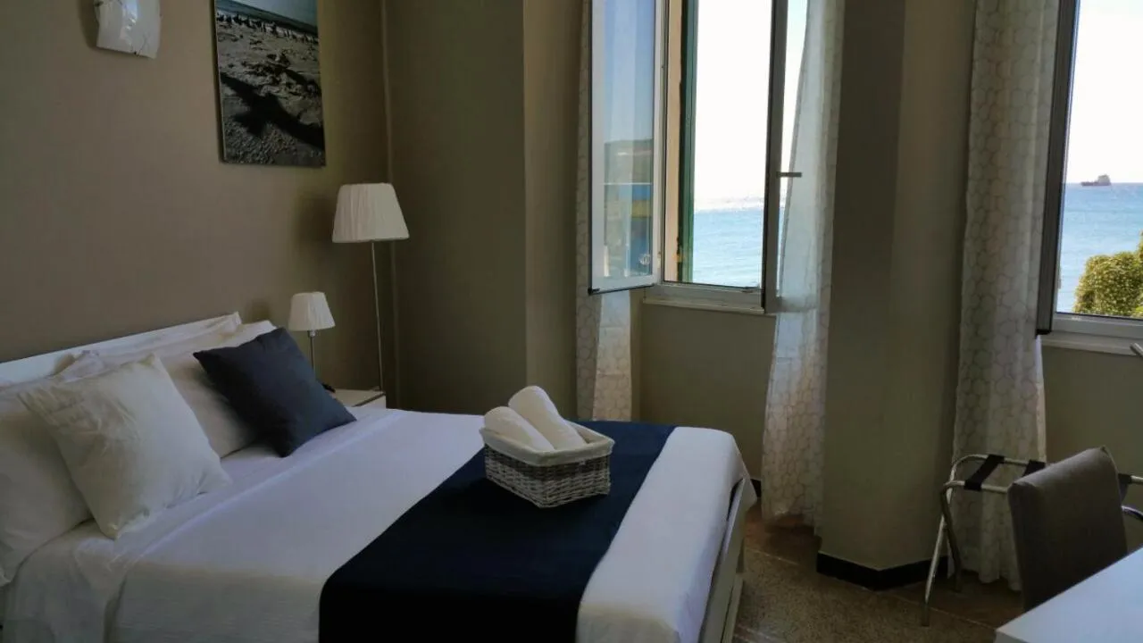 Sea view, Bed in Luna Rooms