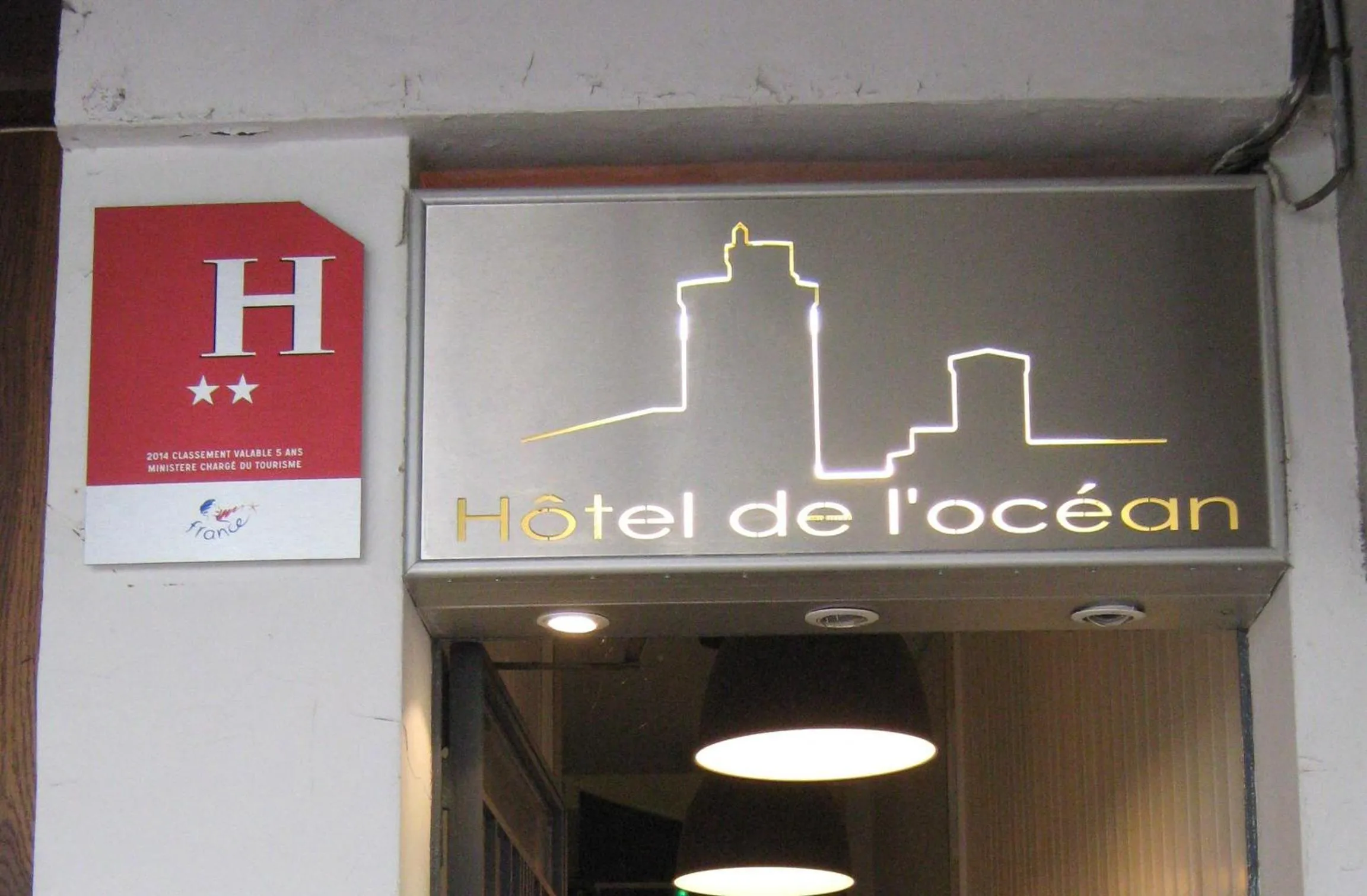 Property logo or sign in Hôtel de l'Océan