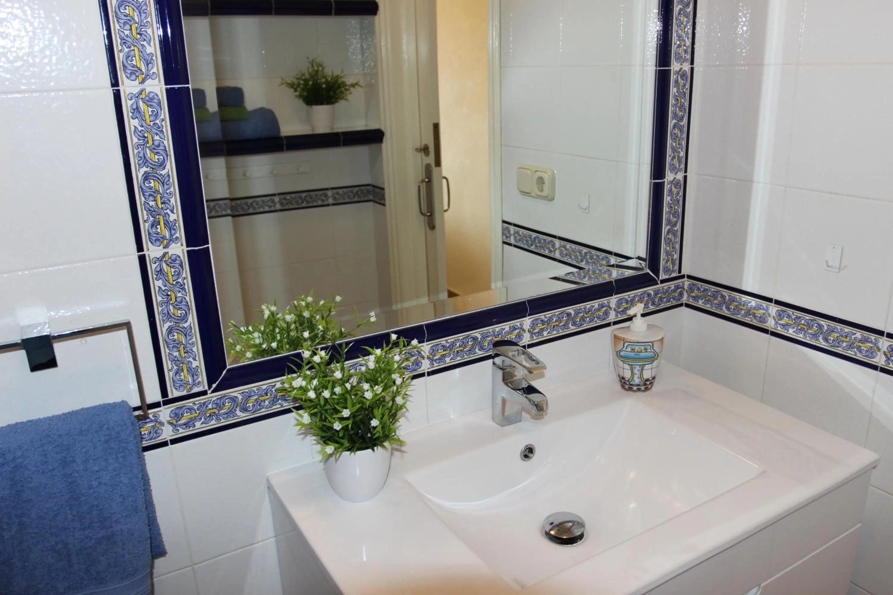 Bathroom in Ocean View Apartment at the beach Playa de La Arena