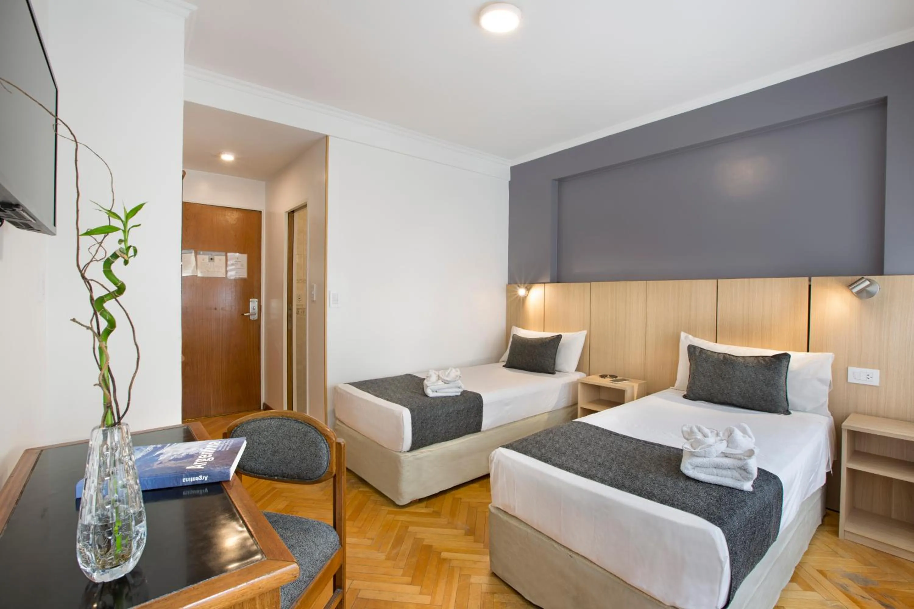 Bedroom, Bed in Hotel Sheltown