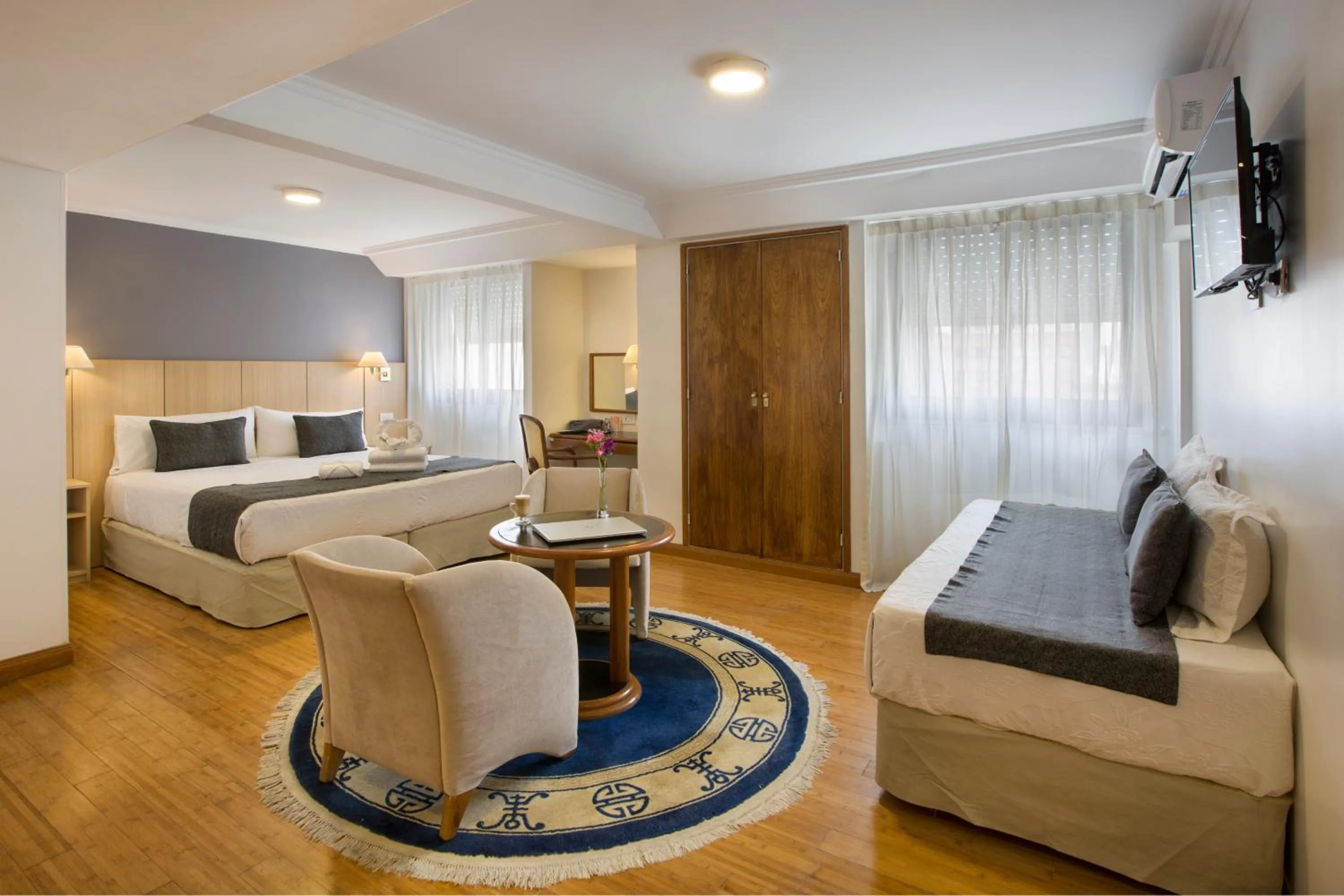 Bedroom, Bed in Hotel Sheltown