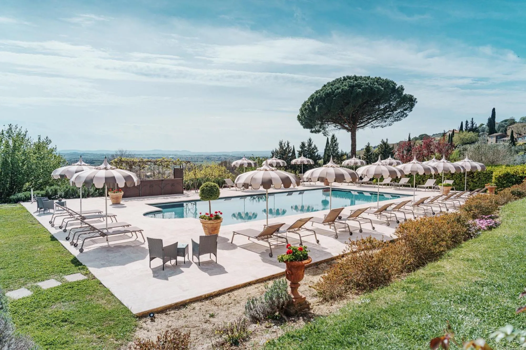 Swimming pool in Il Falconiere Relais & Spa