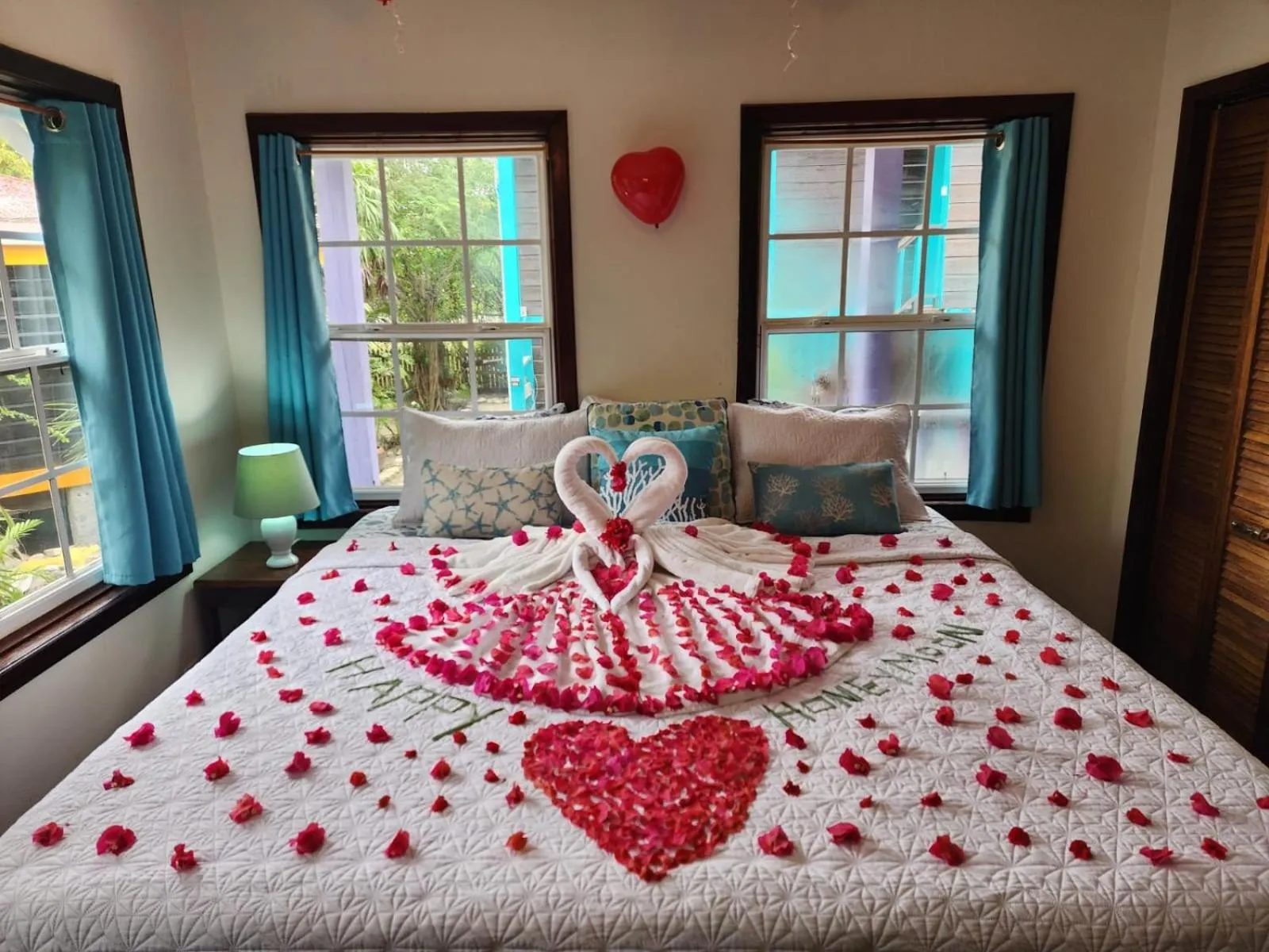 Bed in Bella Vista Resort Belize