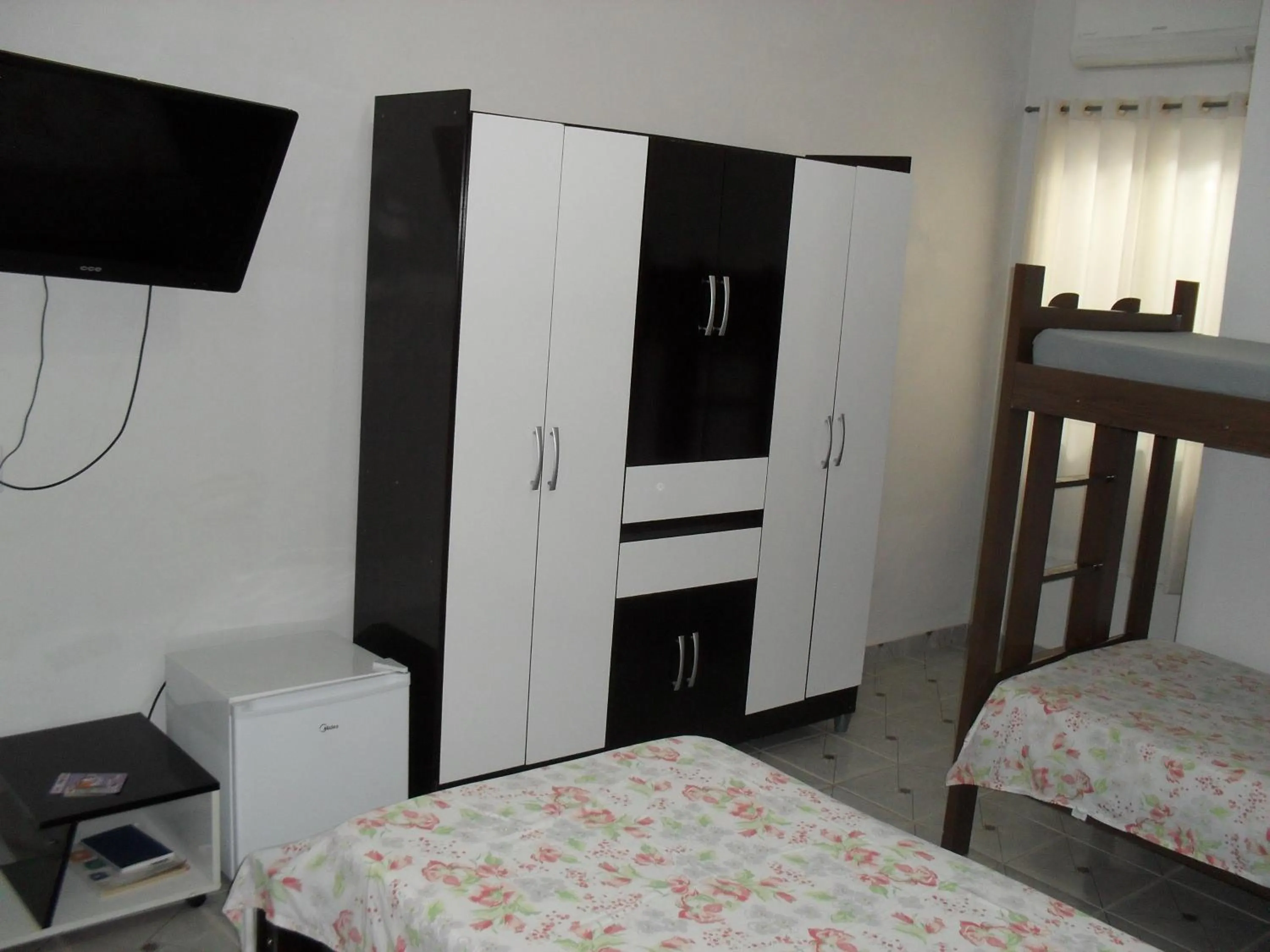 Photo of the whole room, Bed in Hotel Niteroi