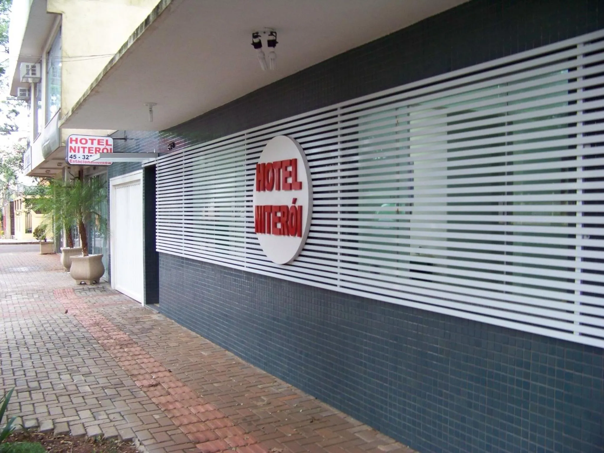 Facade/entrance in Hotel Niteroi