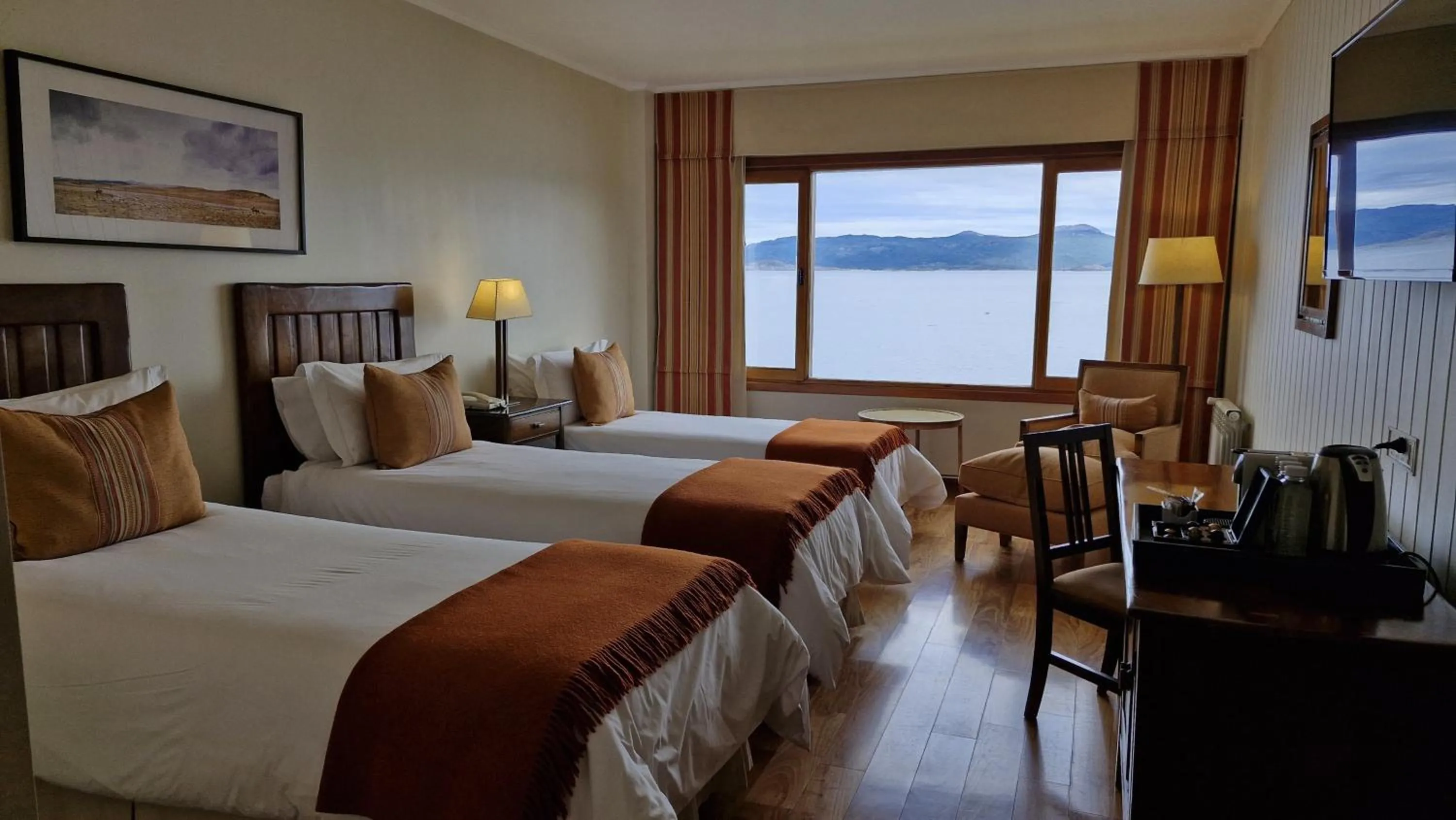 Lake view, Bed in Los Cauquenes Resort + Spa + Experiences